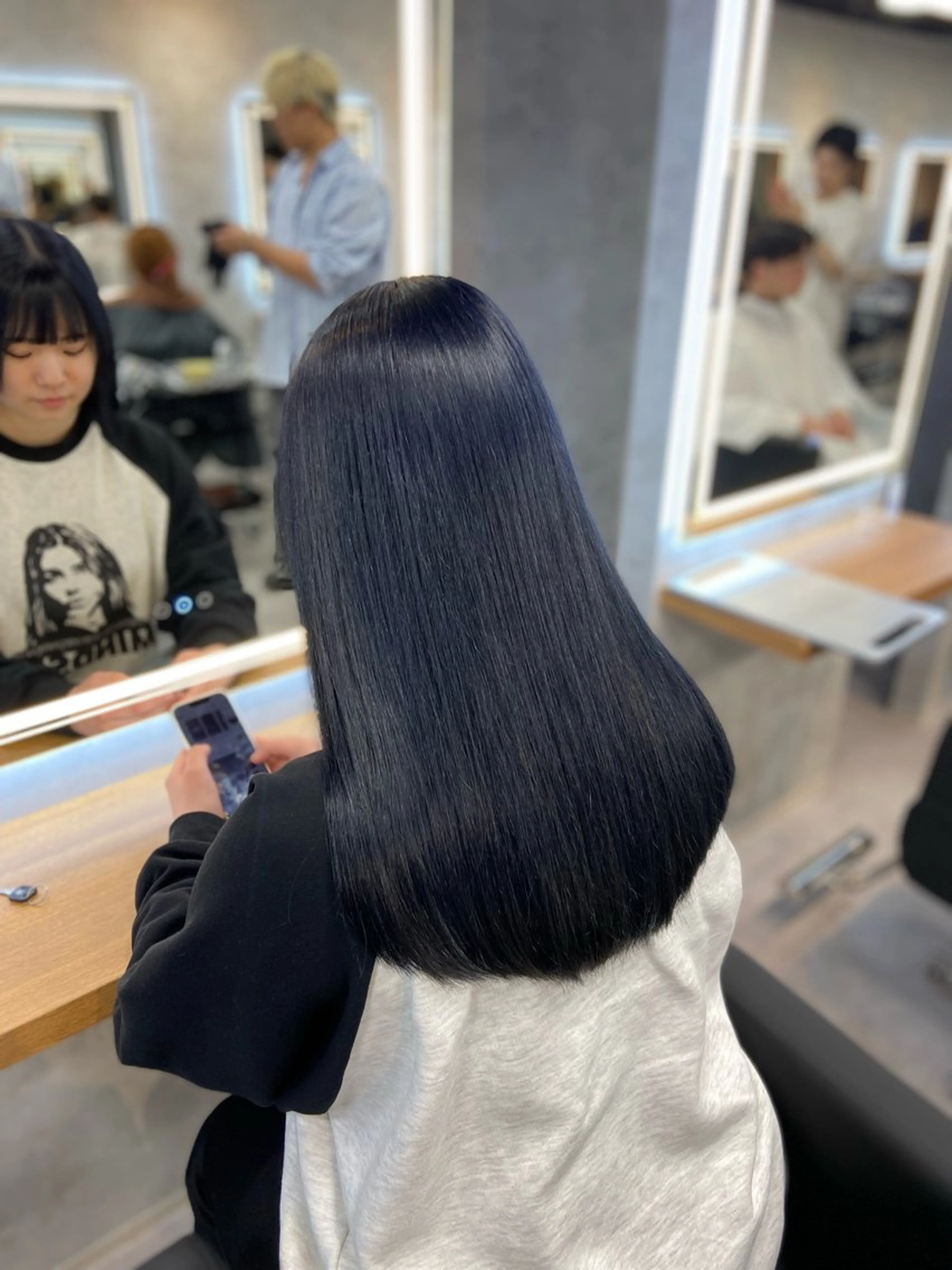 ロング カラー ヘアアレンジ カット ヘアカラー トリートメント ヘアセット レイヤー×透明感カラ ーHAYATOのヘアスタイル
