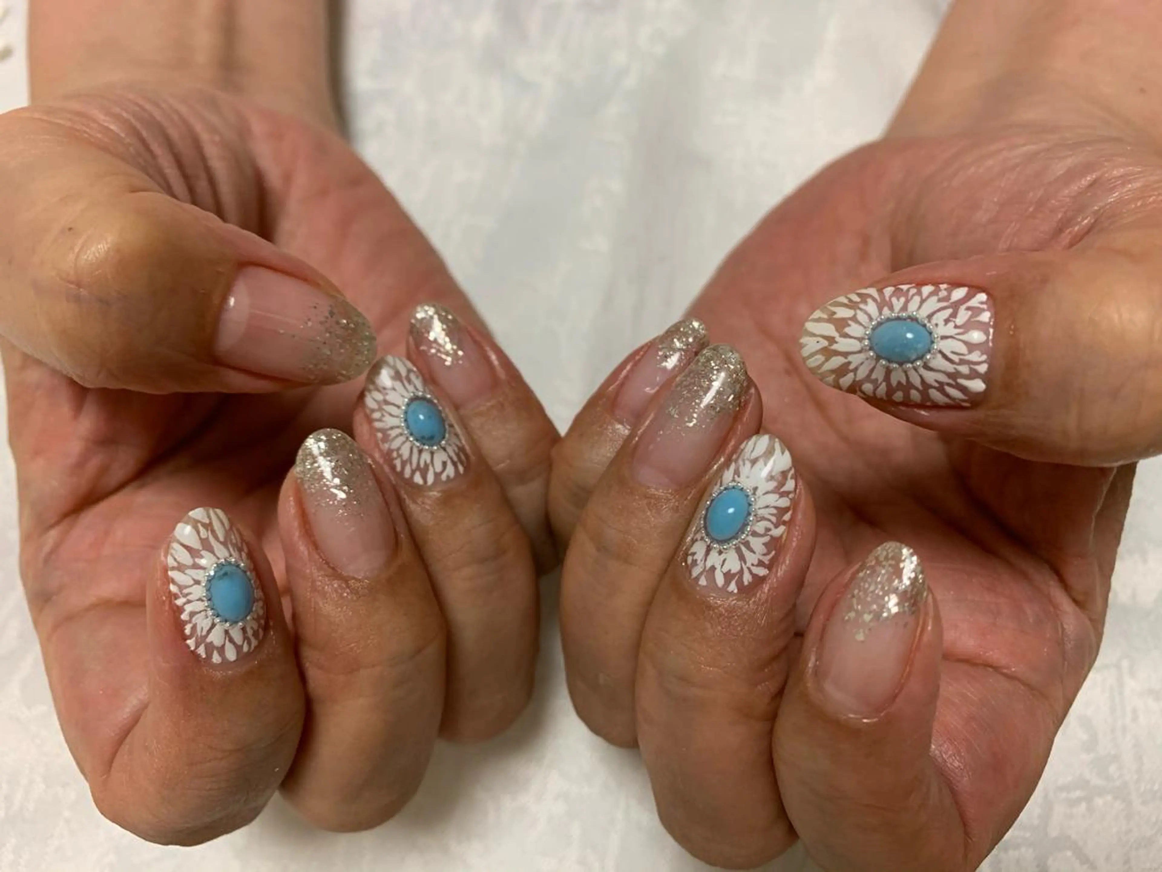 ネイル 持ち込み 手塚 里奈のネイルデザイン