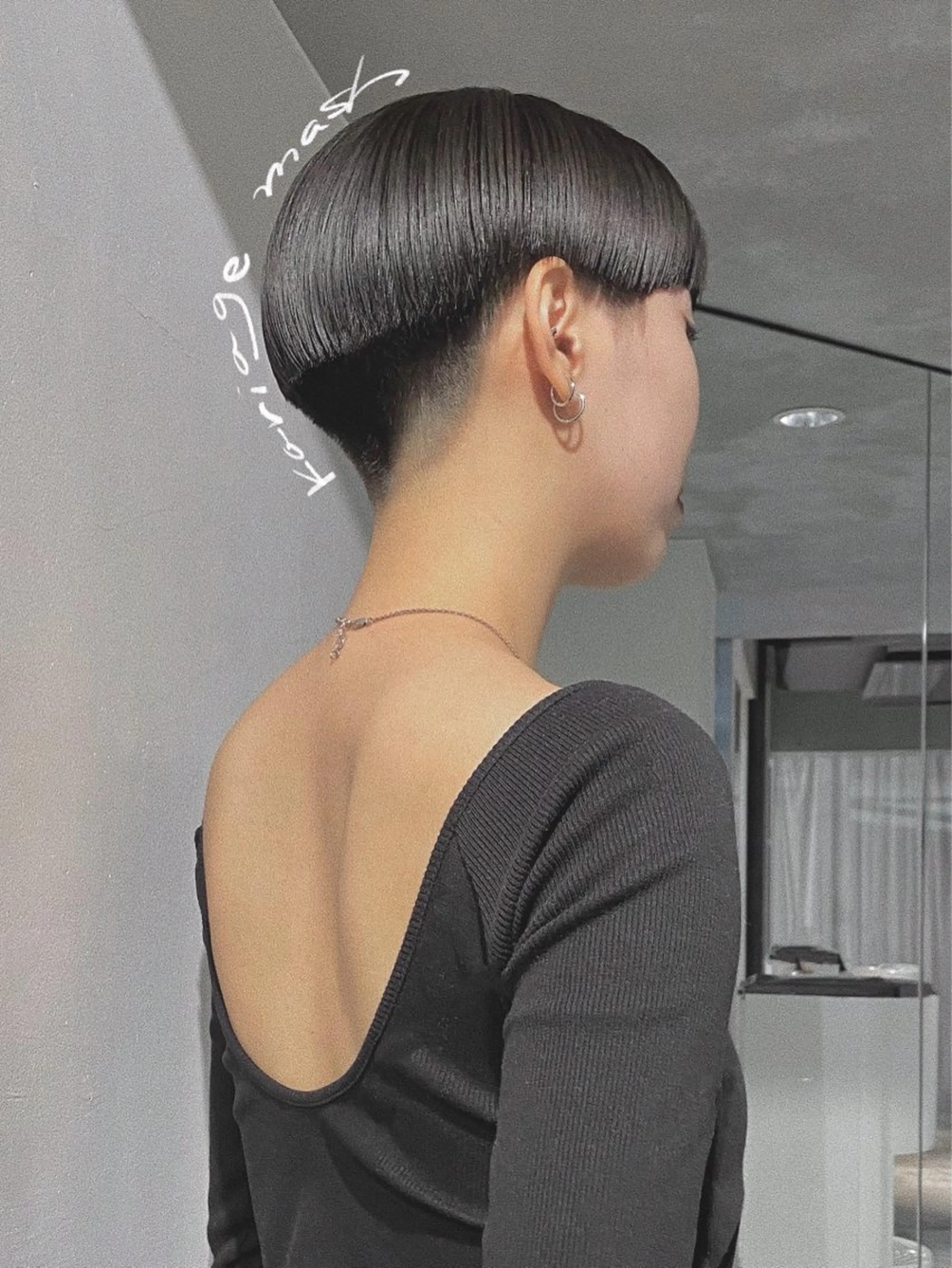 ショート ショートヘア 刈り上げ カット 井上 唯のヘアスタイル