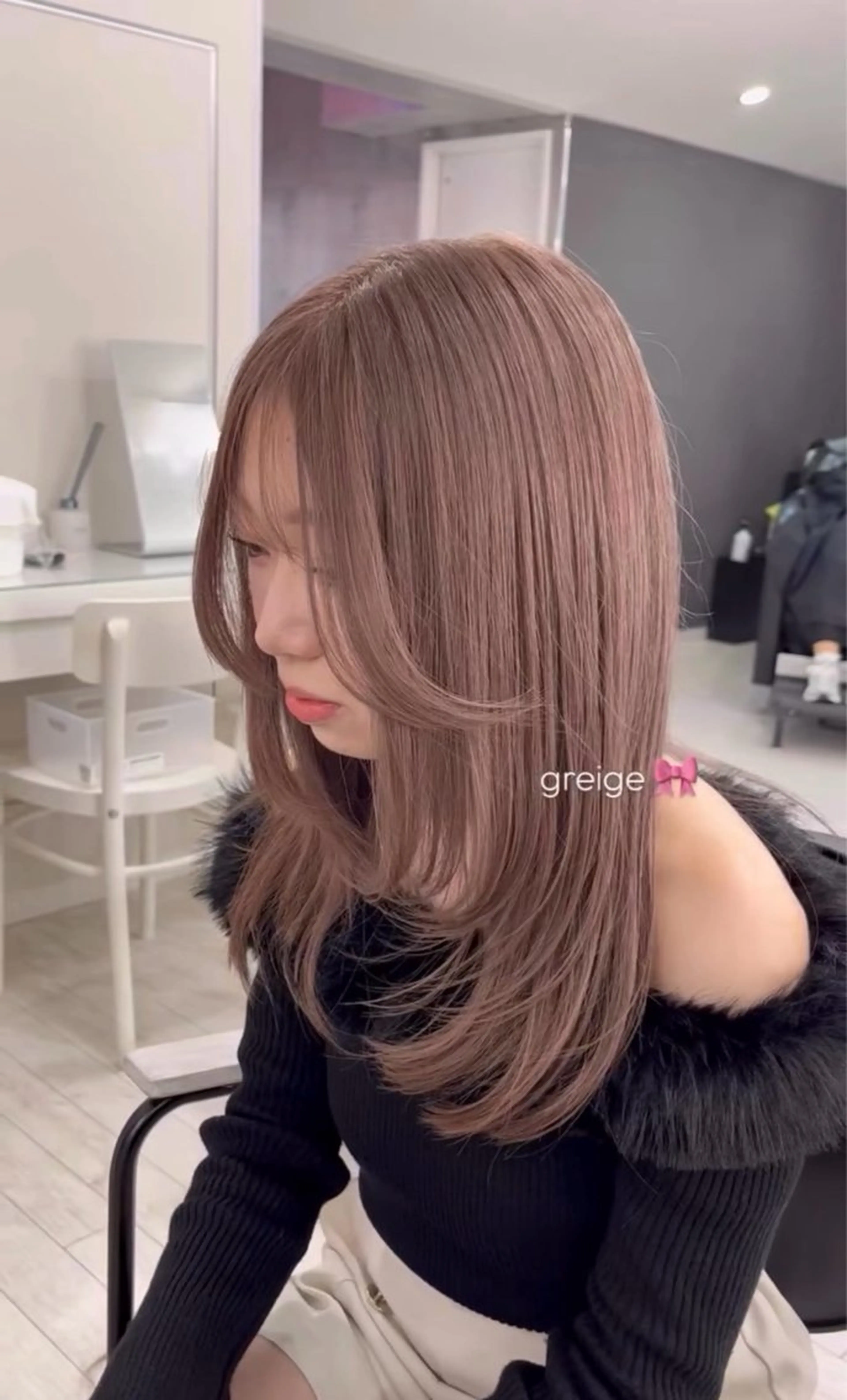 セミロング カラー ハイトーン/ゆるふわ 🧚𖥔ׁTOMO♡のヘアスタイル