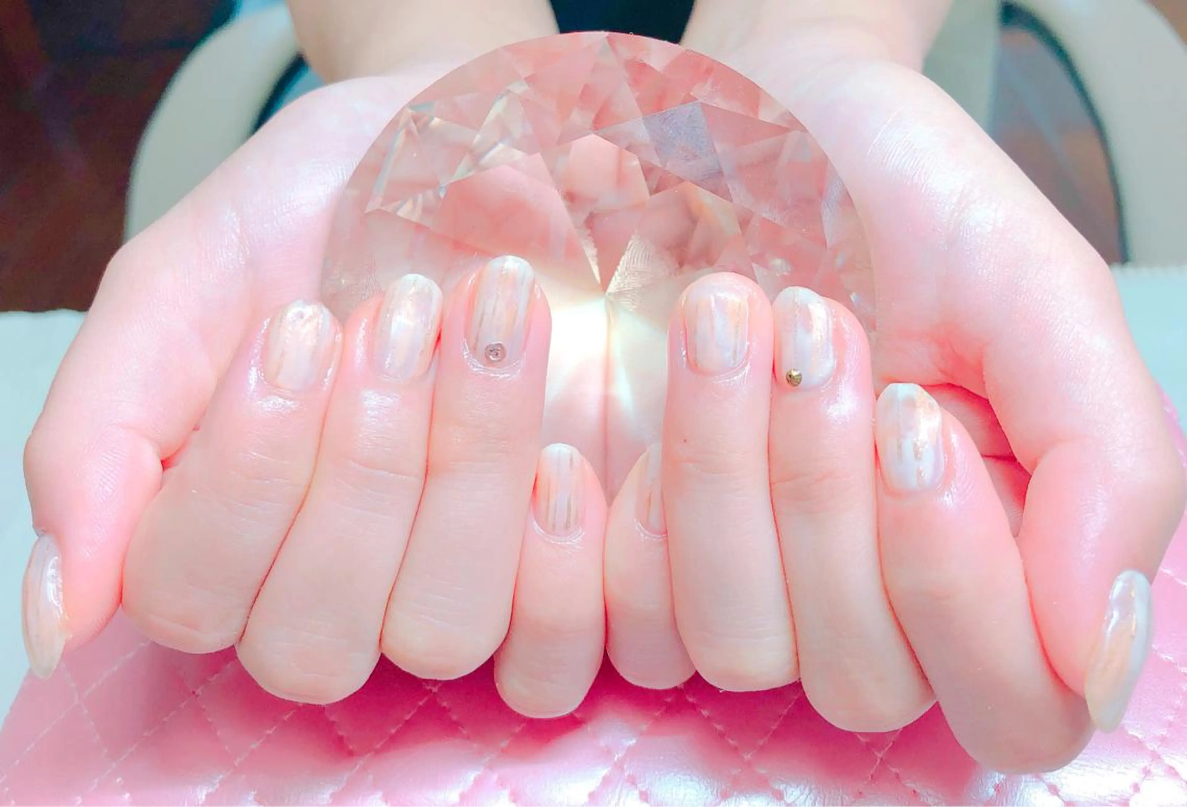 ネイル ニュアンスネイル CROWN プライベートサロンのネイルデザイン