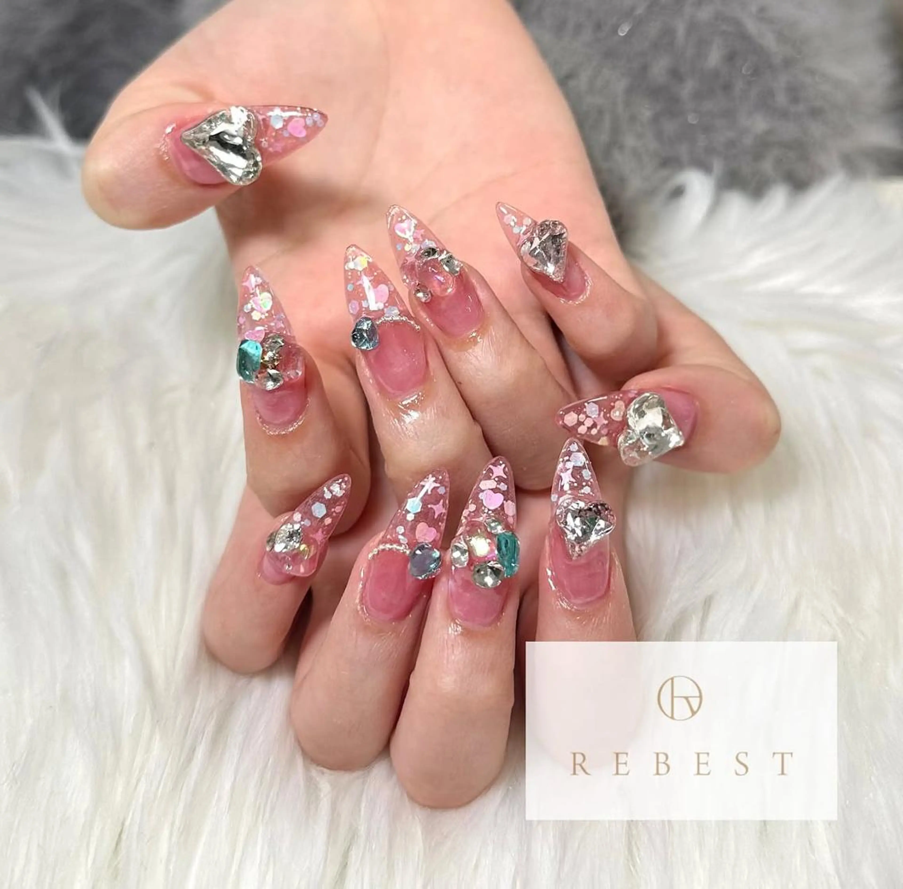 ネイル Sayaka❤️ REBEST京橋のネイルデザイン