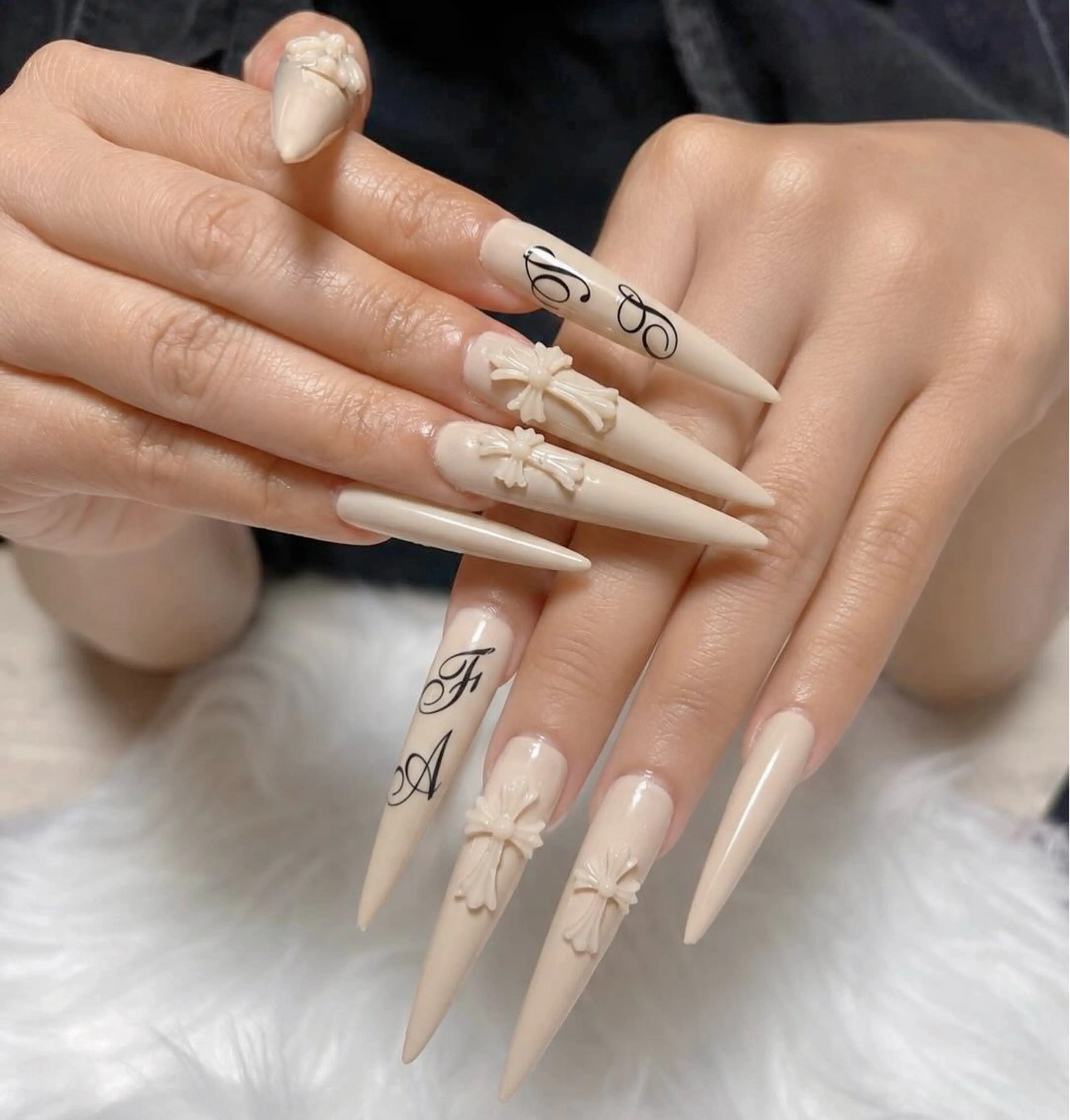 ネイル オーロラネイル チークネイル 桜ネイル クリアネイル ドット ハンドネイル Rin Nail 新大久保店のネイルデザイン