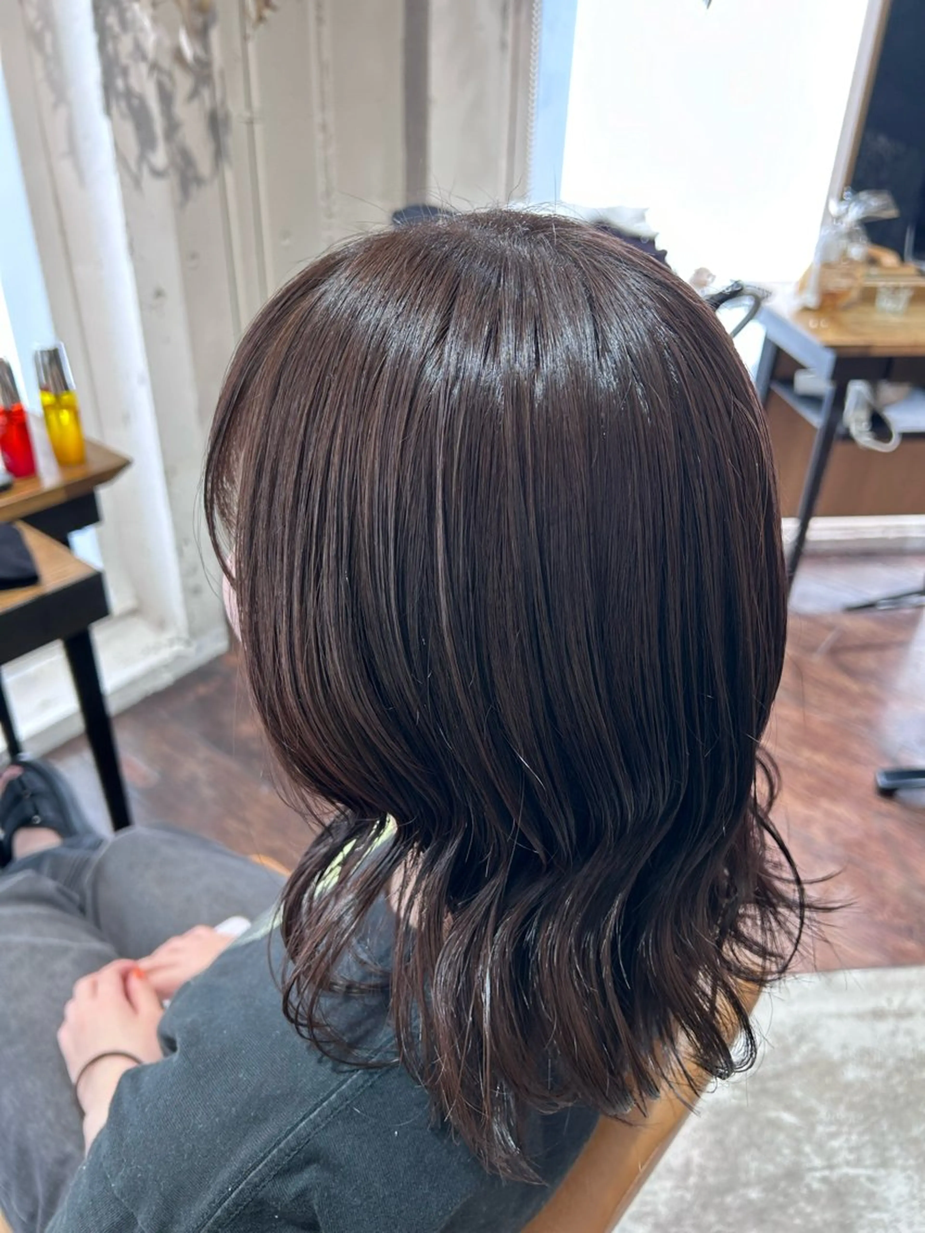 セミロング カラー ヘアカラー トリートメント 蓮池 愛海のヘアスタイル