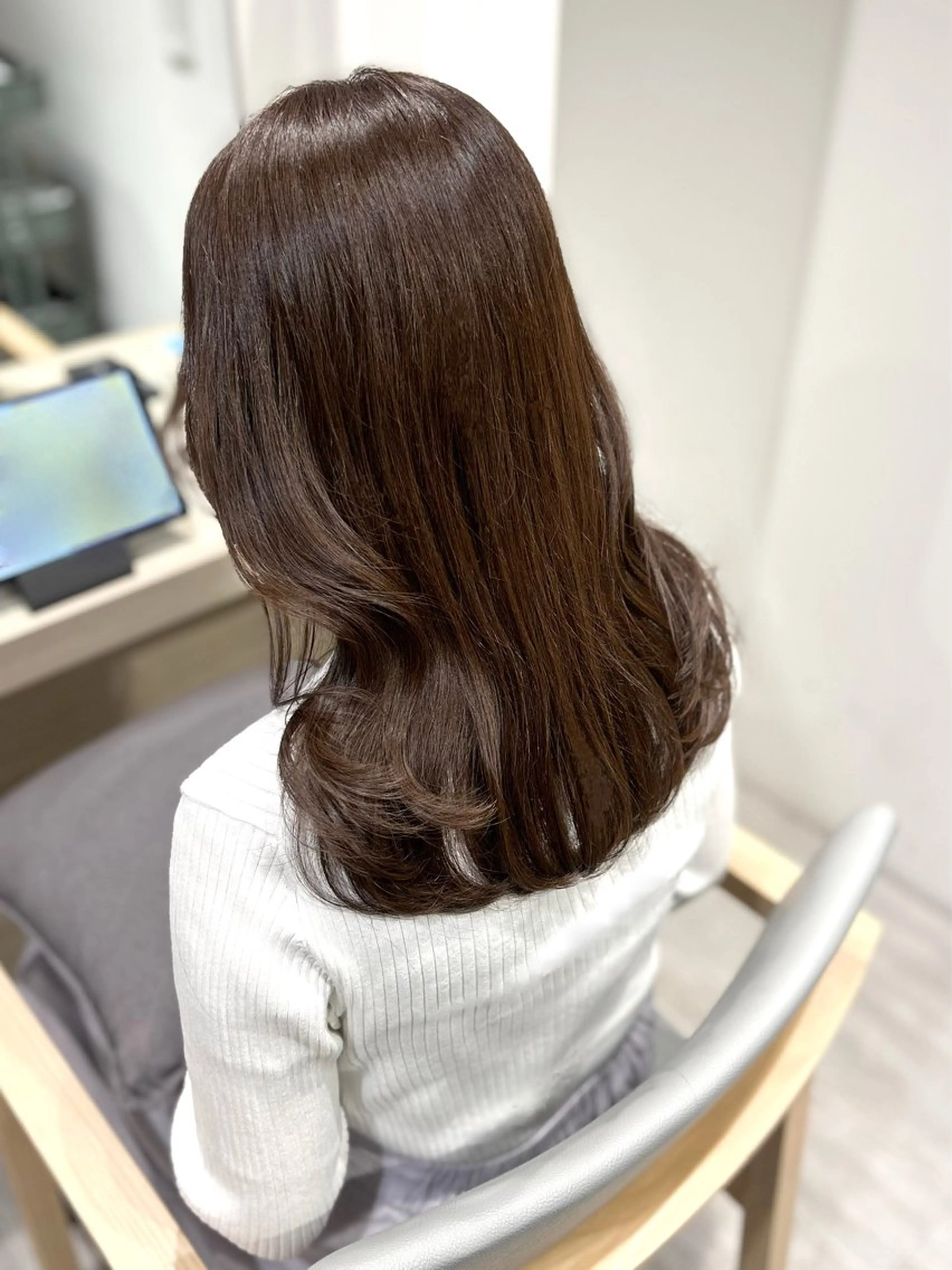 ミディアム カラー ブラウンカラー 顔周りカット レイヤーカット ローレイヤー カット LOVEST Rihoのヘアスタイル