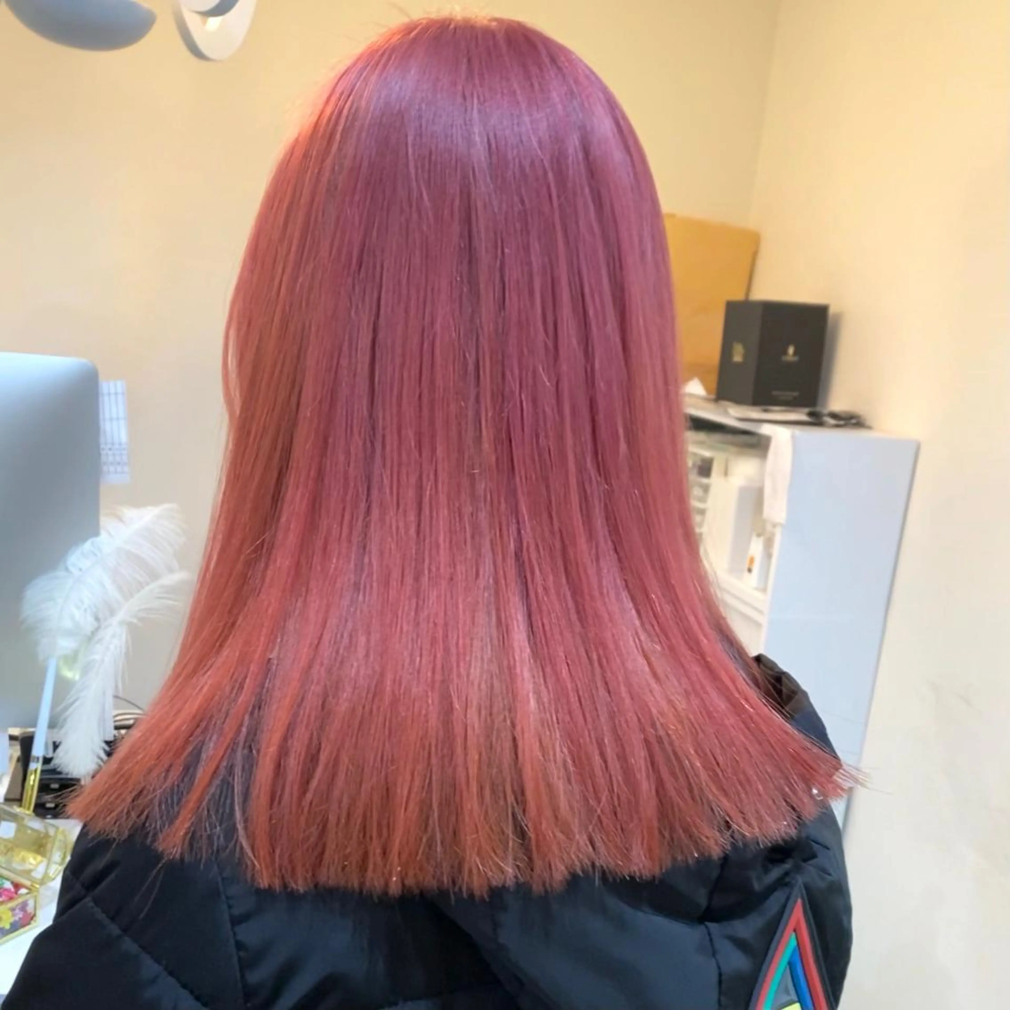 セミロング カラー MOE🐈‍⬛🎀 エクステ/ワンホンのヘアスタイル