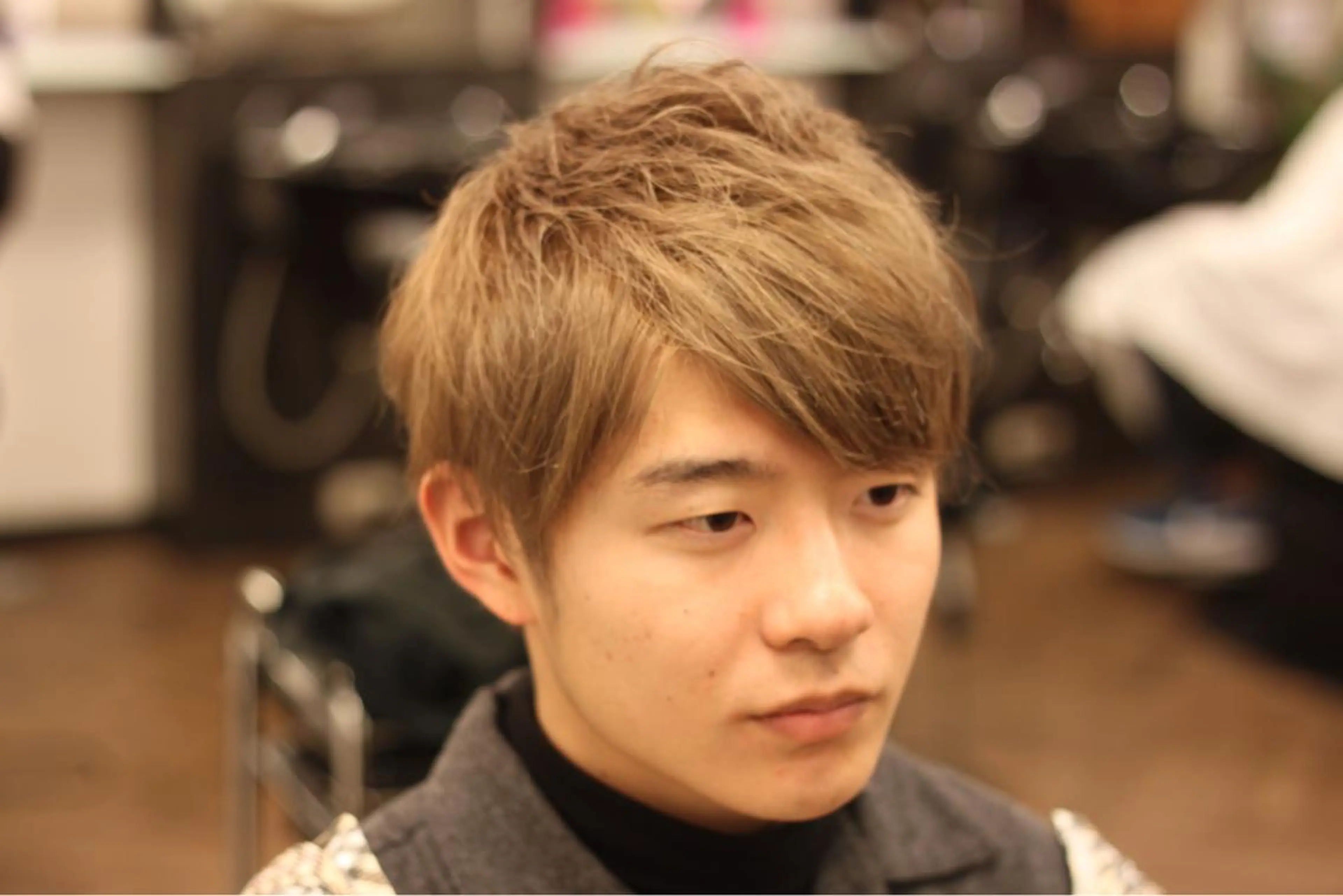 ショート カラー メンズ ベージュカラー ミルクティーベージュ 前田賢生 ご新規様はNGのヘアスタイル