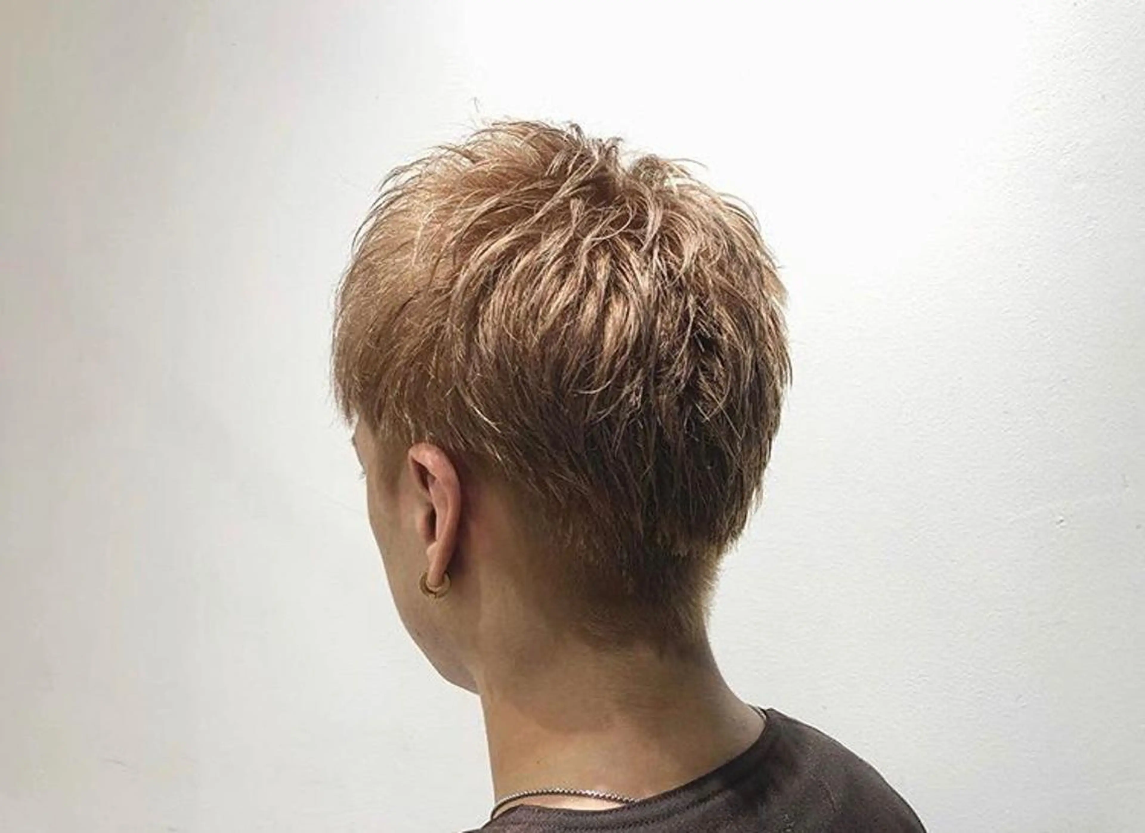 ショート カラー メンズ ベージュカラー ダブルカラー ミルクティーベージュ 縮毛矯正/髪質改善 /SATOKOのヘアスタイル