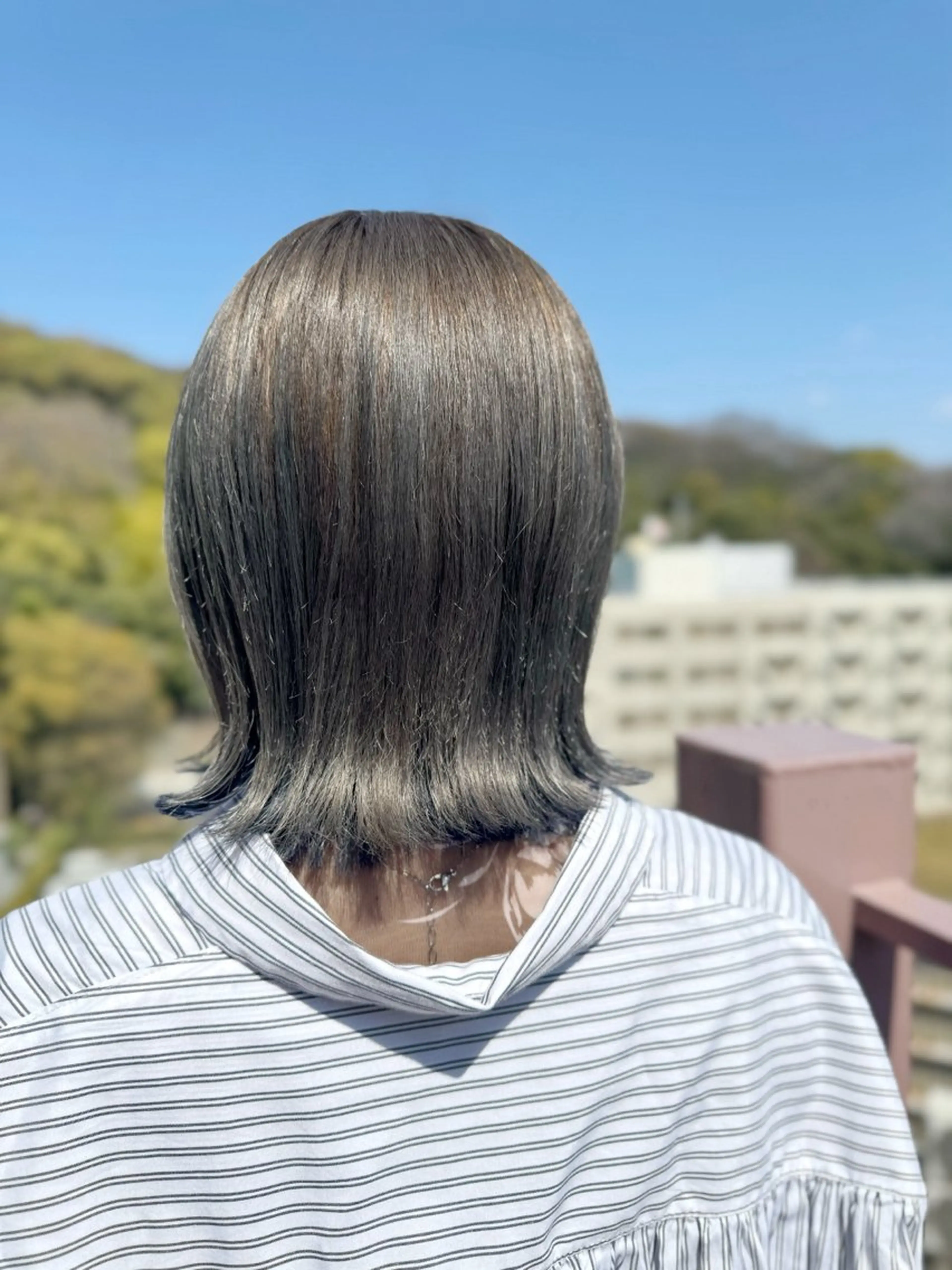 ミディアム カラー グレージュ オリーブグレージュ オリーブグレー ヘアカラー Viage （ビアージュ）のヘアスタイル