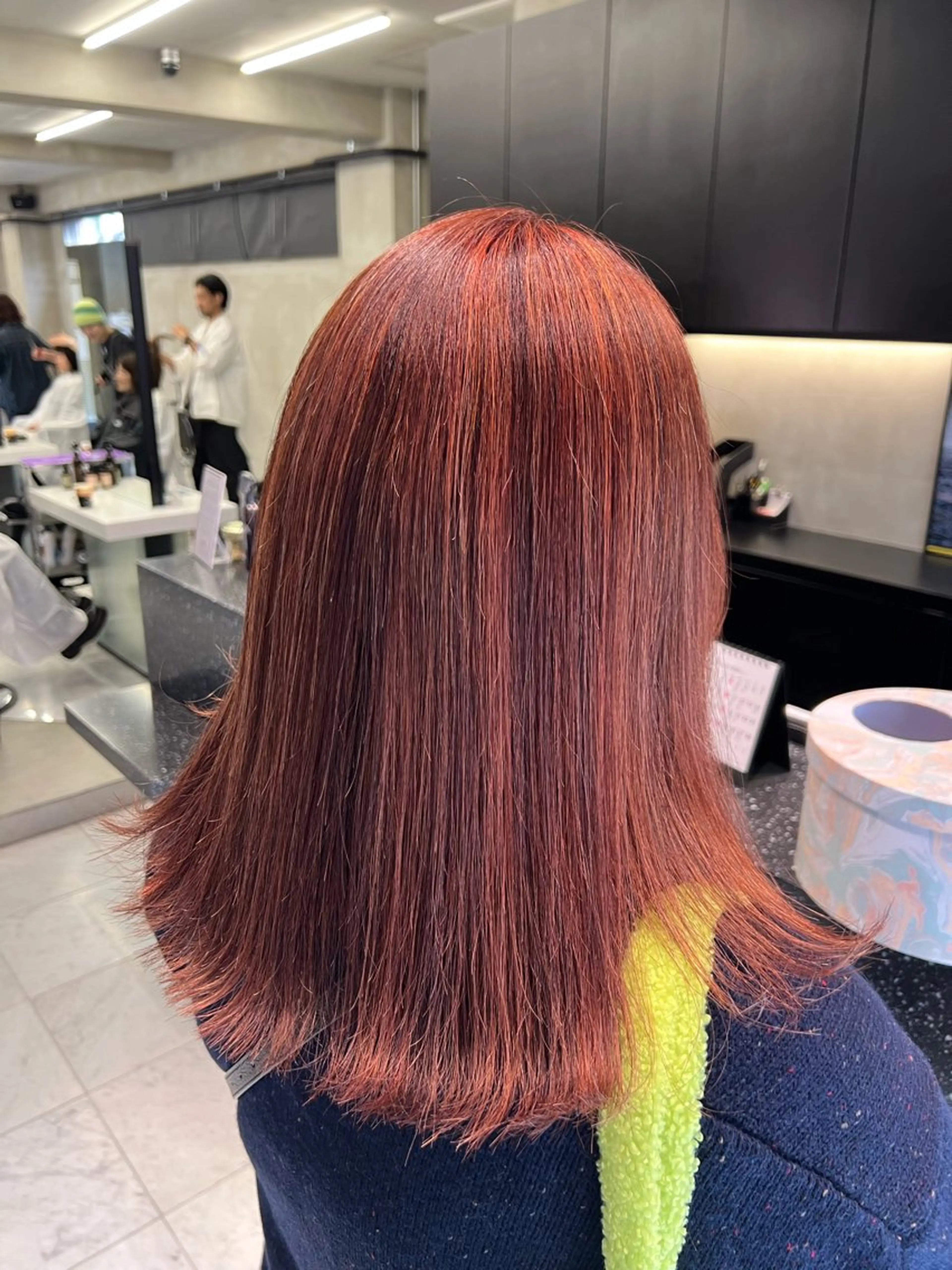 ミディアム カラー ハイライトカラー オレンジ ハイライト ヘアカラー トリートメント ハイライト/白髪ぼか し/臼田さりな🌹のヘアスタイル