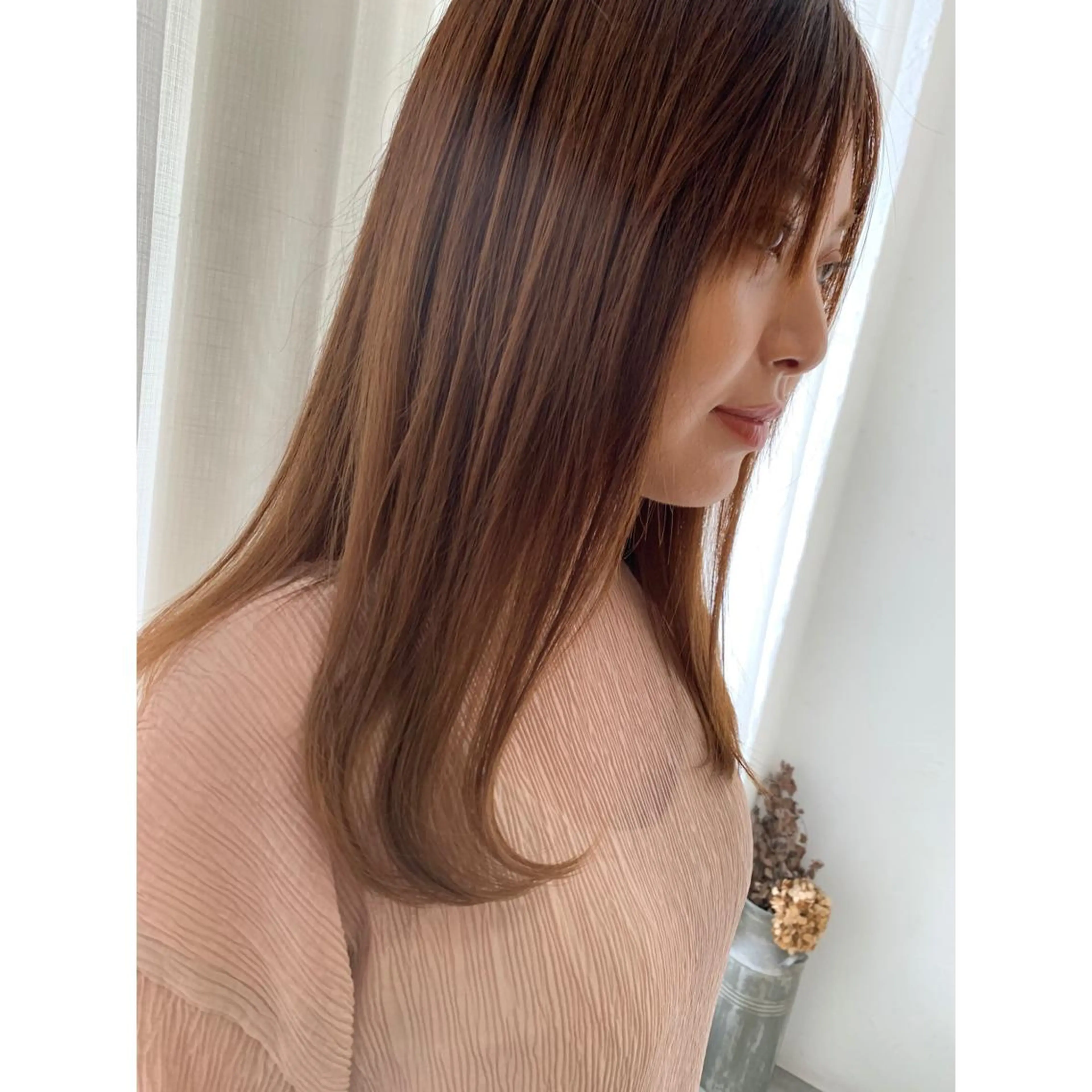 セミロング カラー fio マナミのヘアスタイル