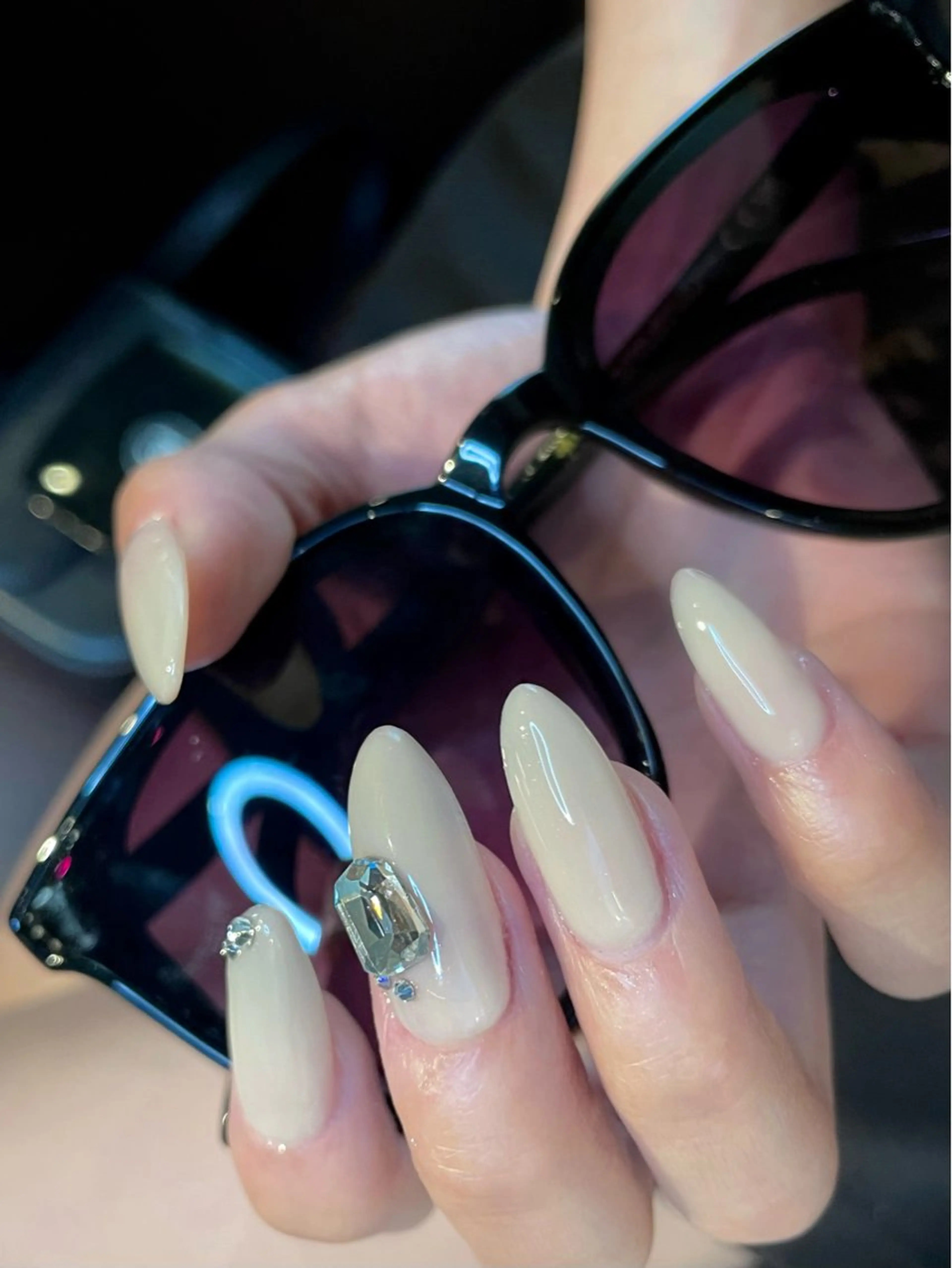 ネイル ハンドネイル PRIVÉ 白金🫧 ツヤ感ちゅるんネイルのネイルデザイン