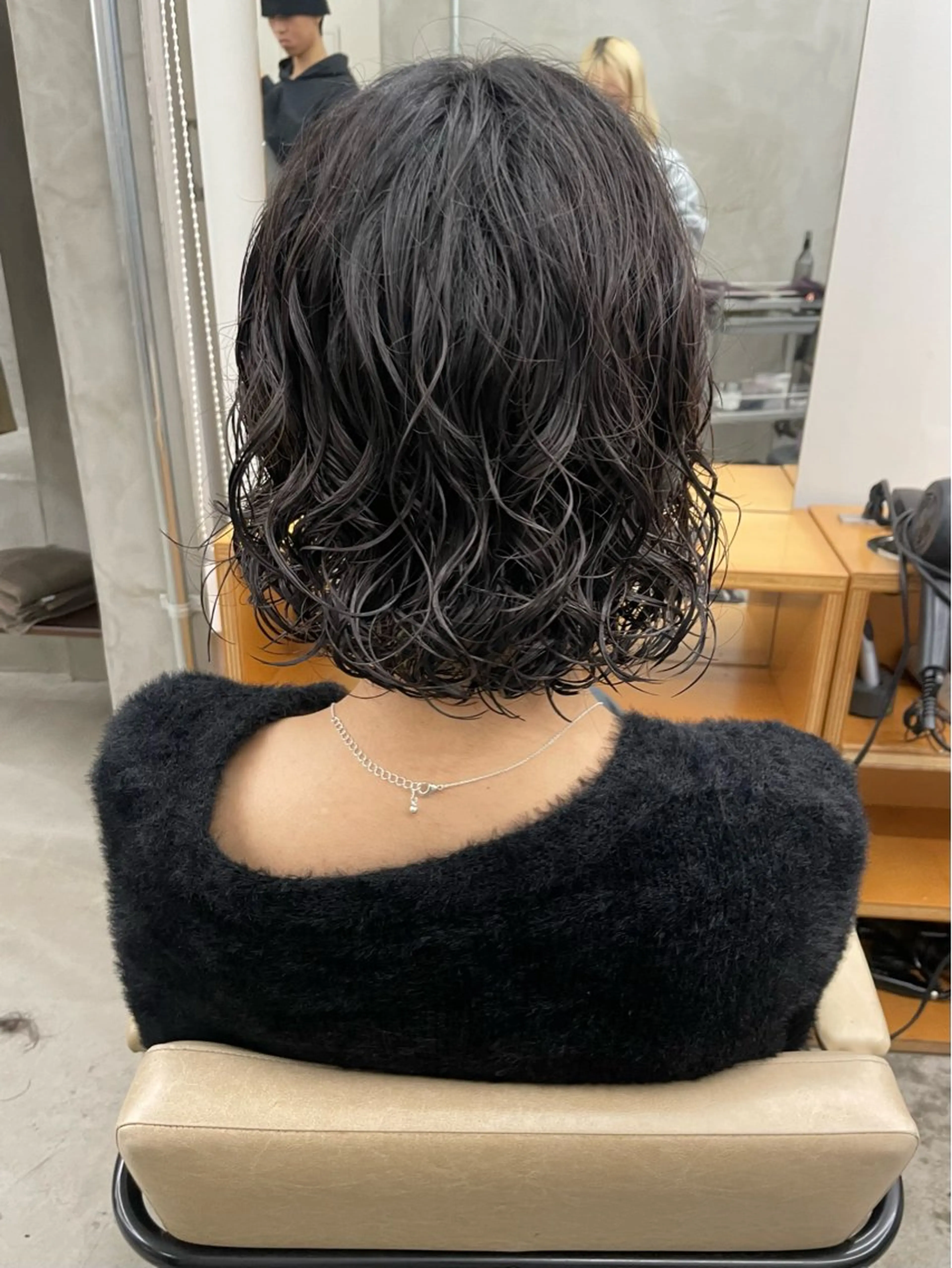 ミディアム パーマ ミディアムパーマ ボブ ハイライト レイヤーカット カット パーマ トリートメント スパイラルパーマ 🌐hina⭐️のヘアスタイル