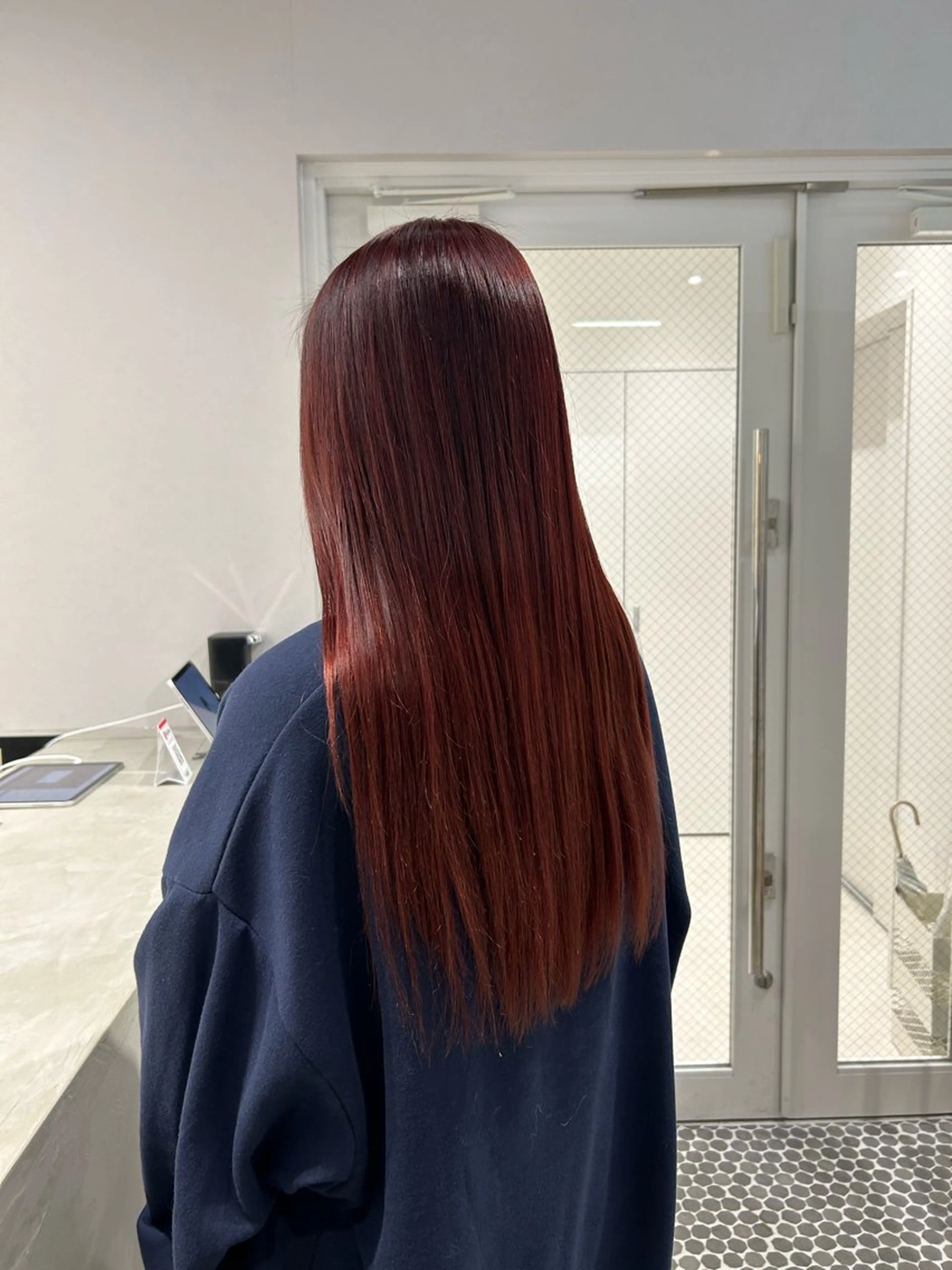 ロング カラー ブリーチ ブリーチなしカラー レッドカラー ヘアカラー トリートメント SALOWIN栄 三丁目 木戸里実のヘアスタイル