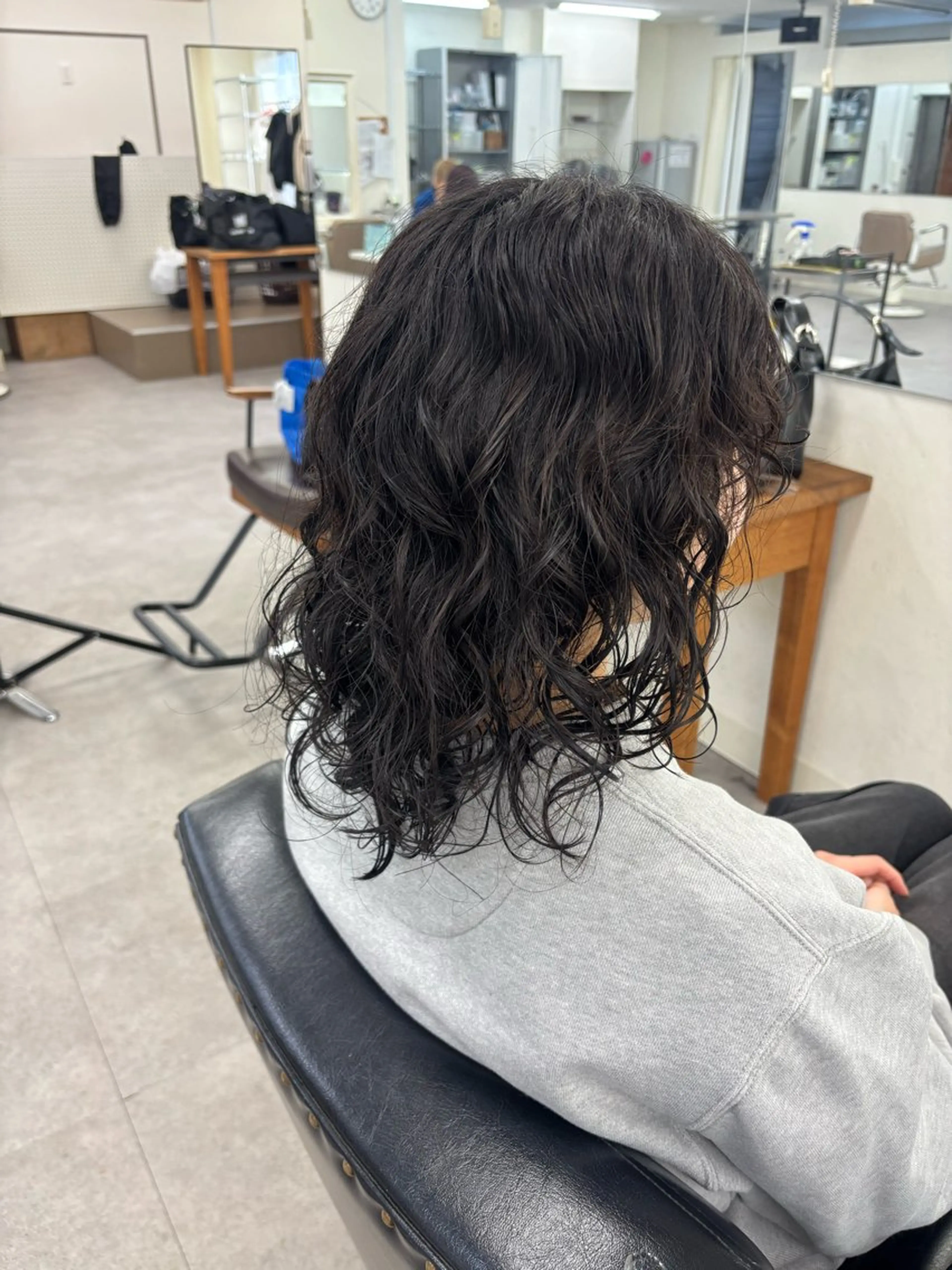 ミディアム カヤノ/ストレート /艶カラーのヘアスタイル