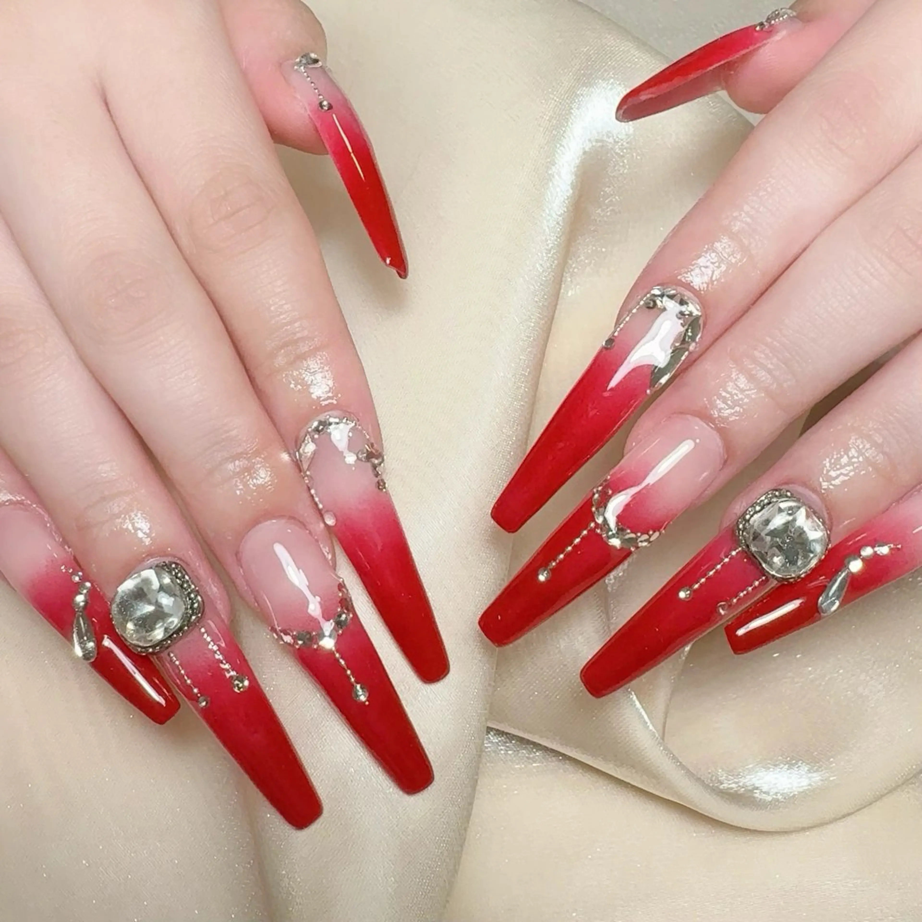 メンズ ネイル メンズ韓国風 アートネイル オーロラネイル ガーリー キラキラネイル Nail salon 木にいるのネイルデザイン