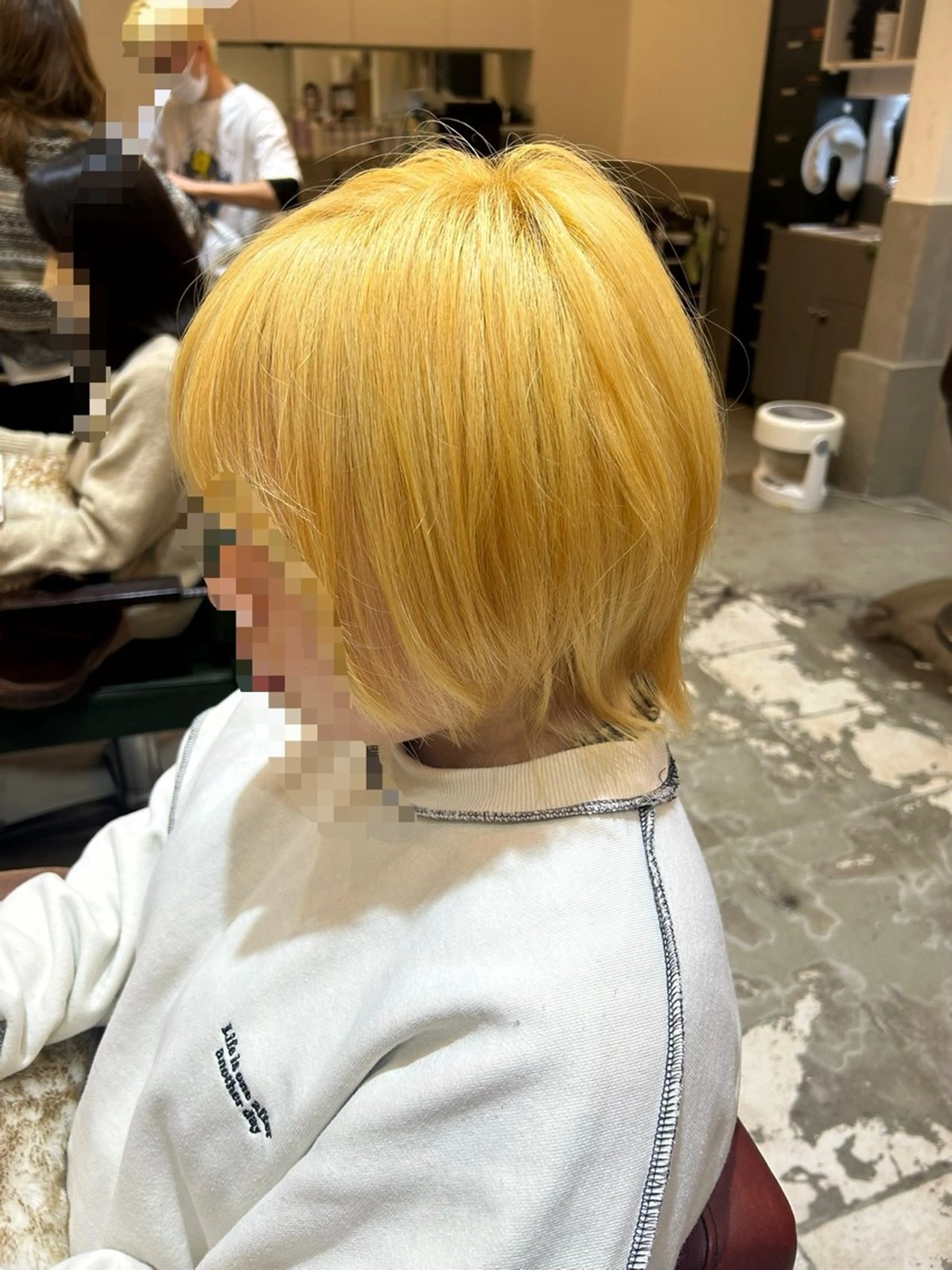 カラー 若狭 彩花のヘアスタイル