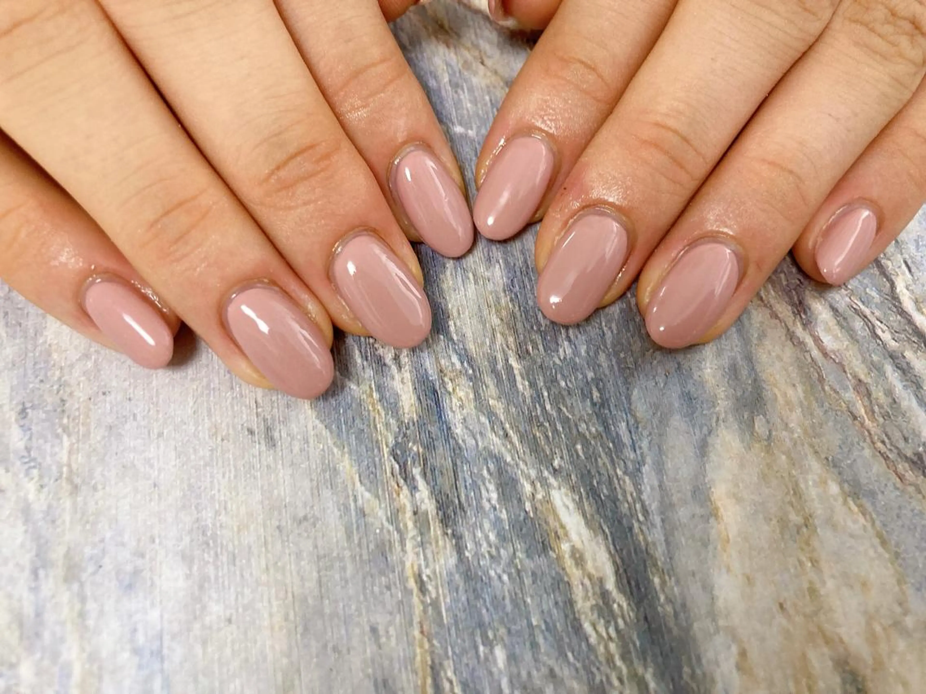 ネイル ワンカラーネイル ピンク ハンドネイル mogunail &blowのネイルデザイン