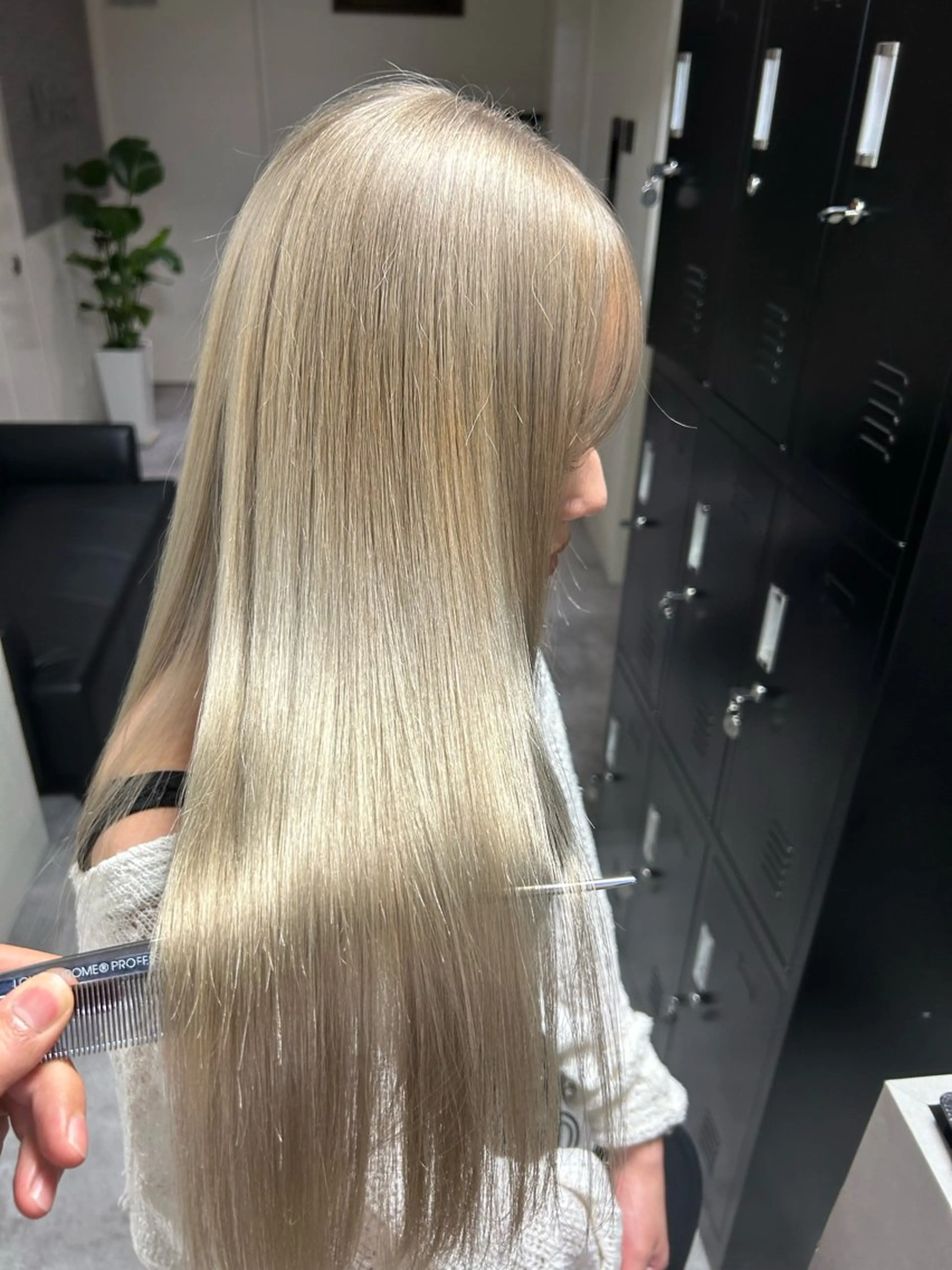 ロング カラー SATO AIKAのヘアスタイル