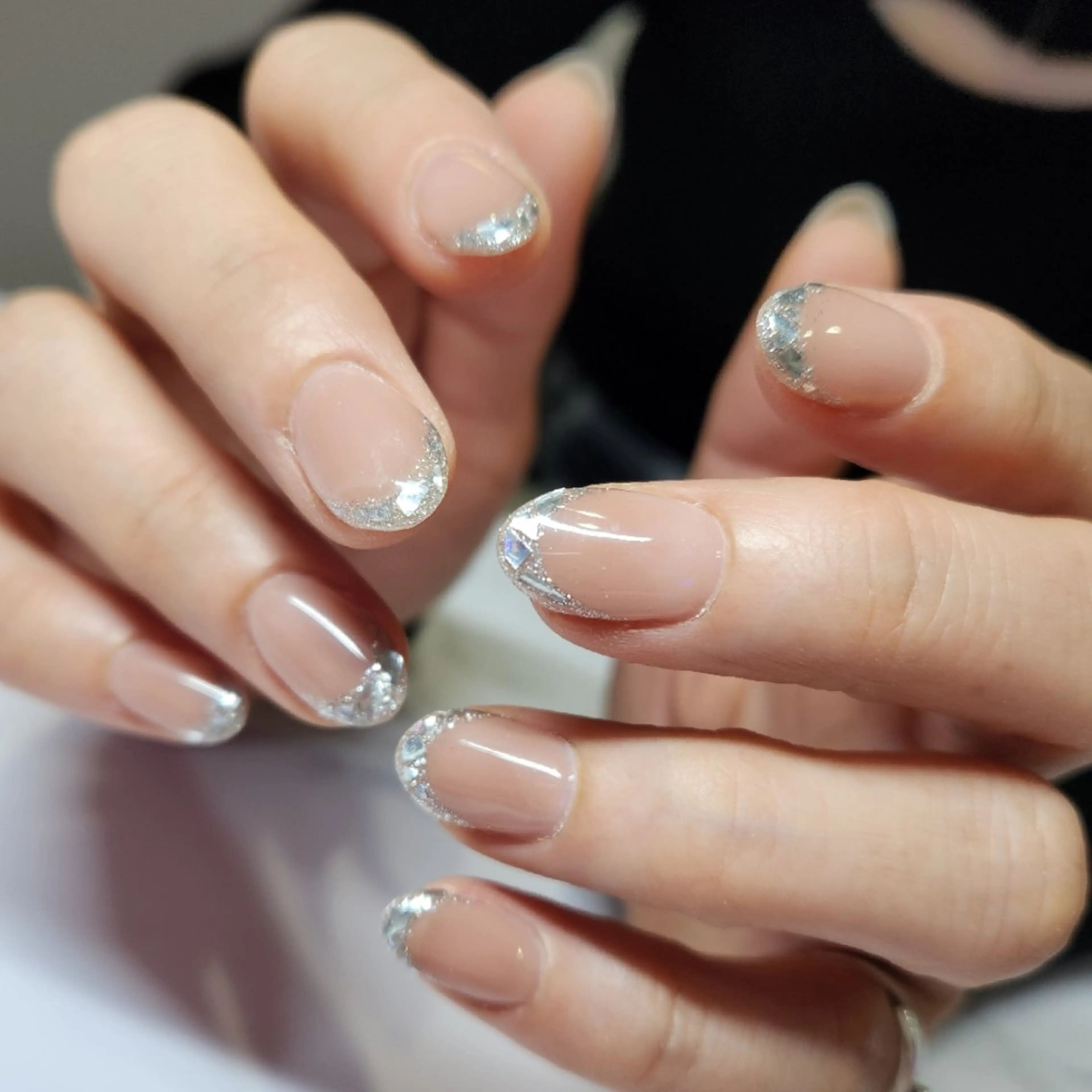 ネイル フレンチネイル ガラスフレンチ nailsalon neonのネイルデザイン