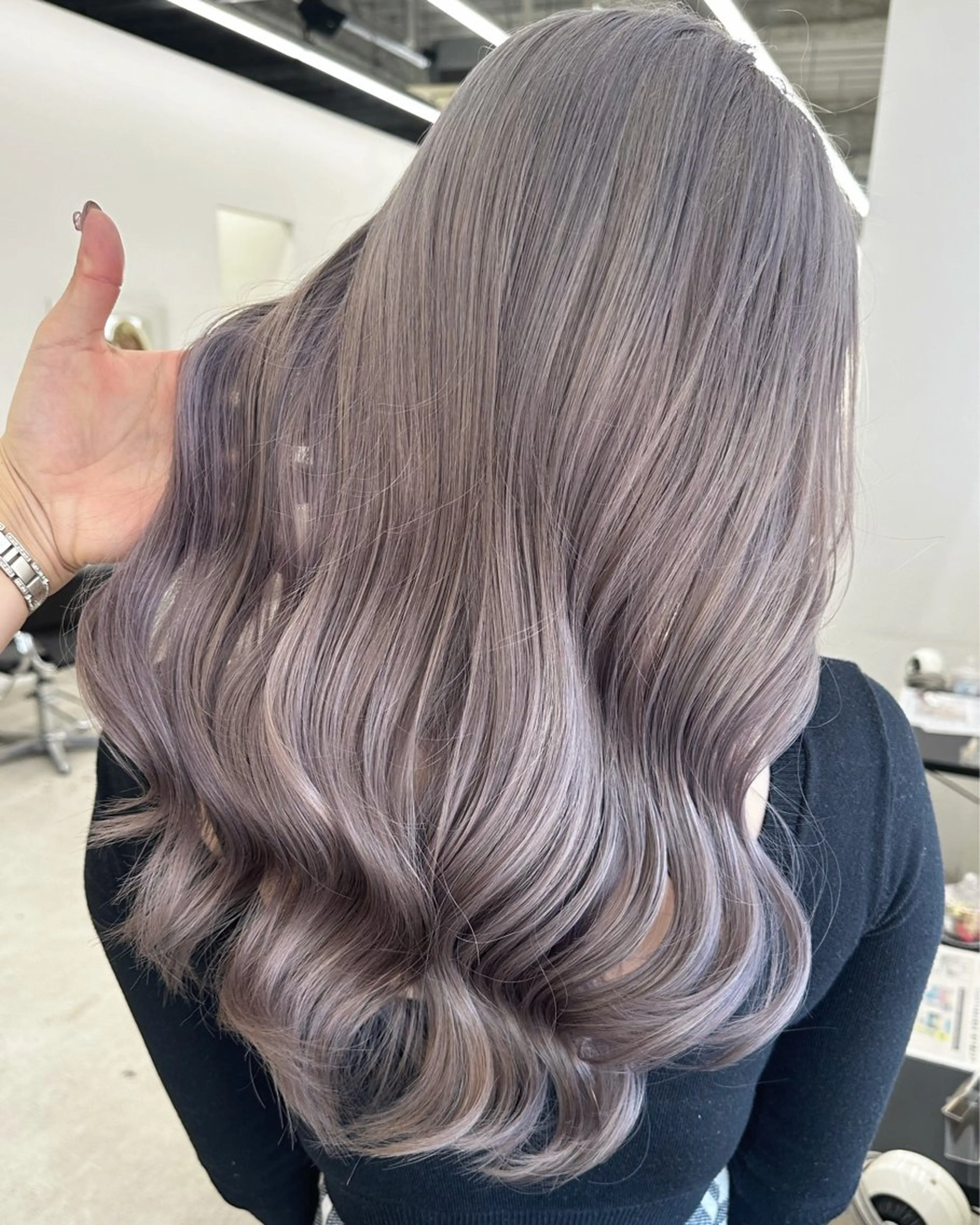 ロング カラー ヘアアレンジ ベージュカラー ブリーチ 抜きっぱなしブロンド ブロンド ブラウンカラー ヘアカラー 原宿ハイトーンカラー 🌼みるい🌼のヘアスタイル