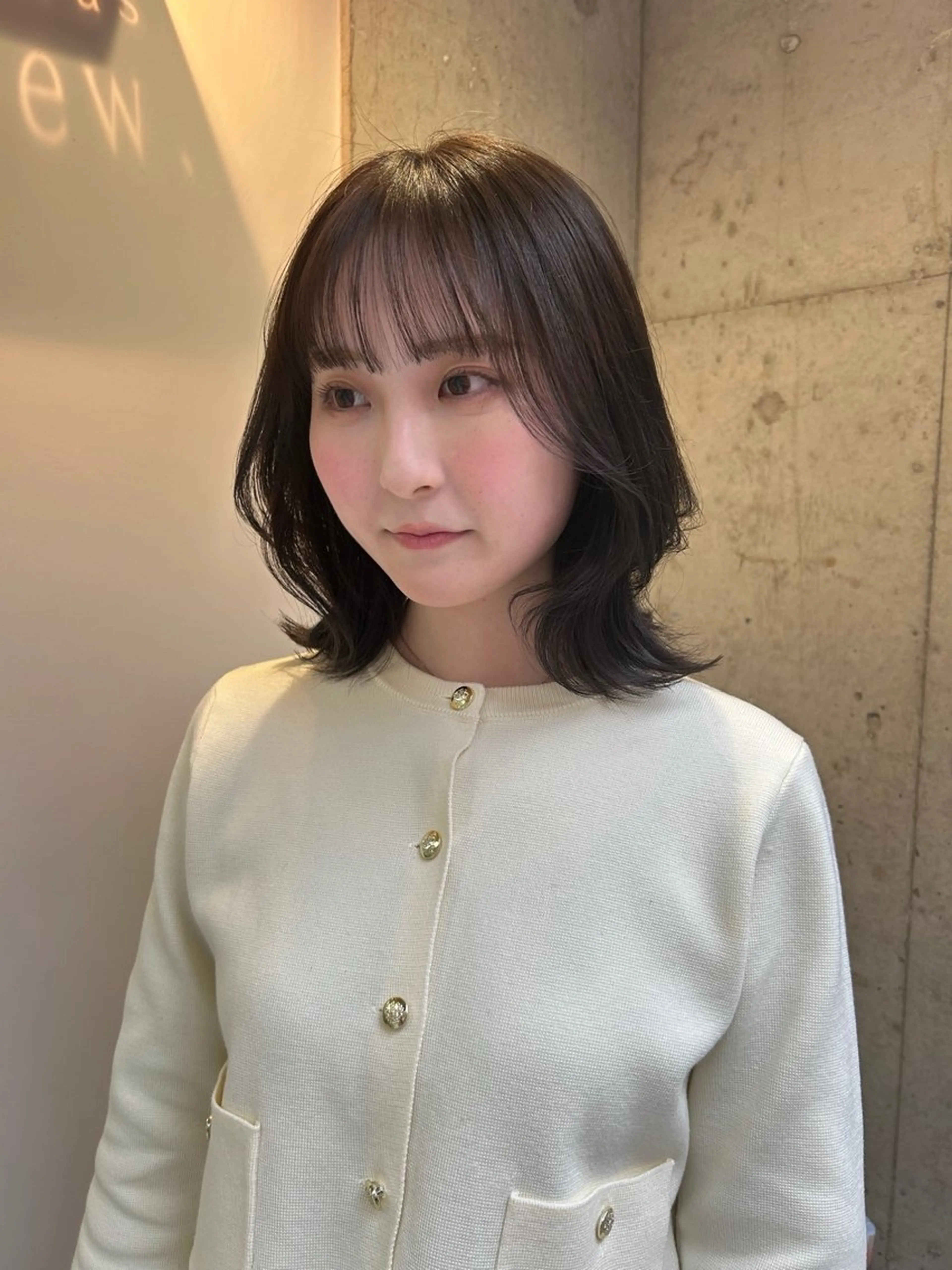 ミディアム カラー ベージュカラー🐑 レイヤー🤎塚原優芽のヘアスタイル