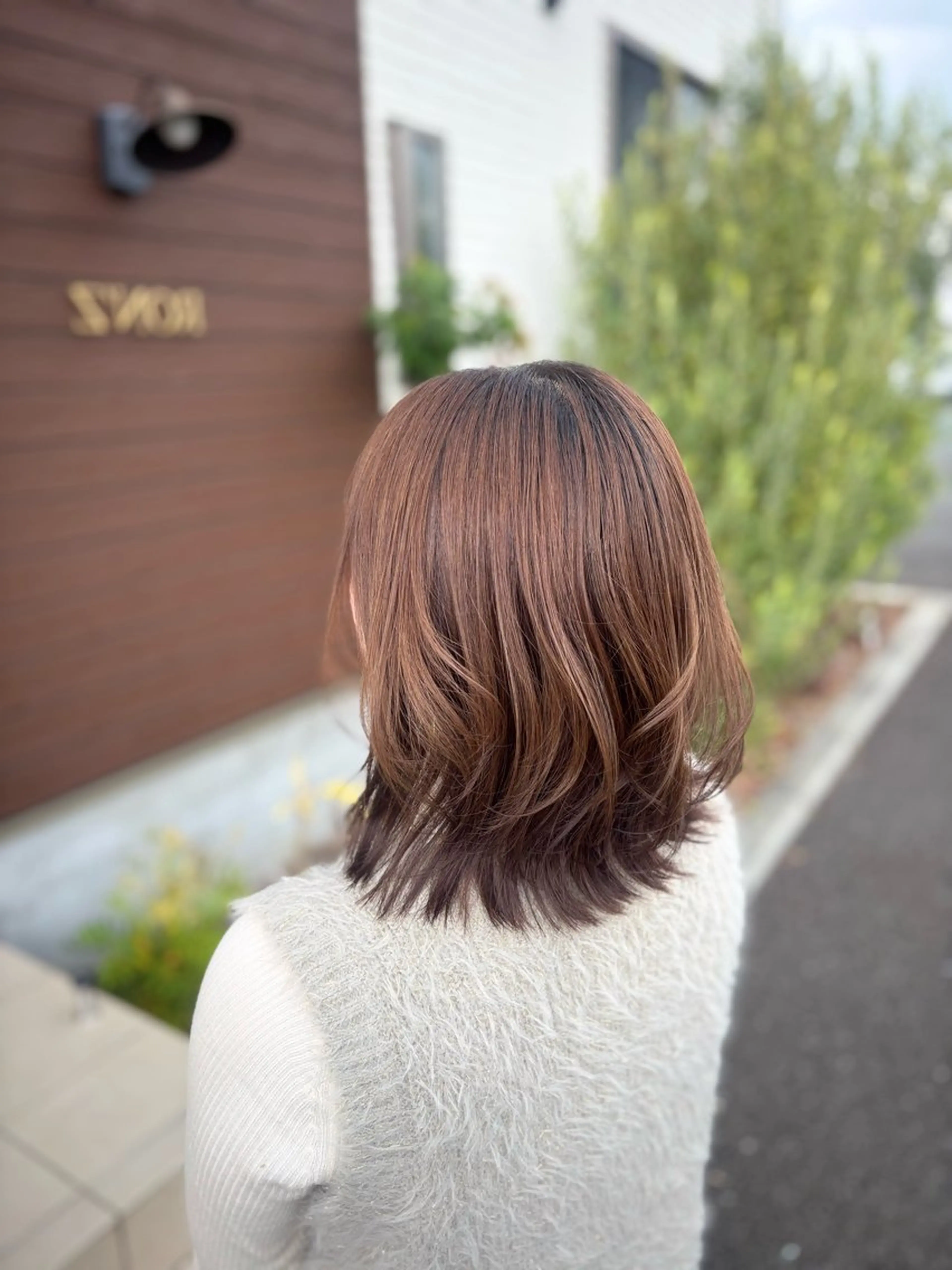 ミディアム ボブレイヤー ボブ レイヤーカット カット トリートメント 堀口 彩佳のヘアスタイル