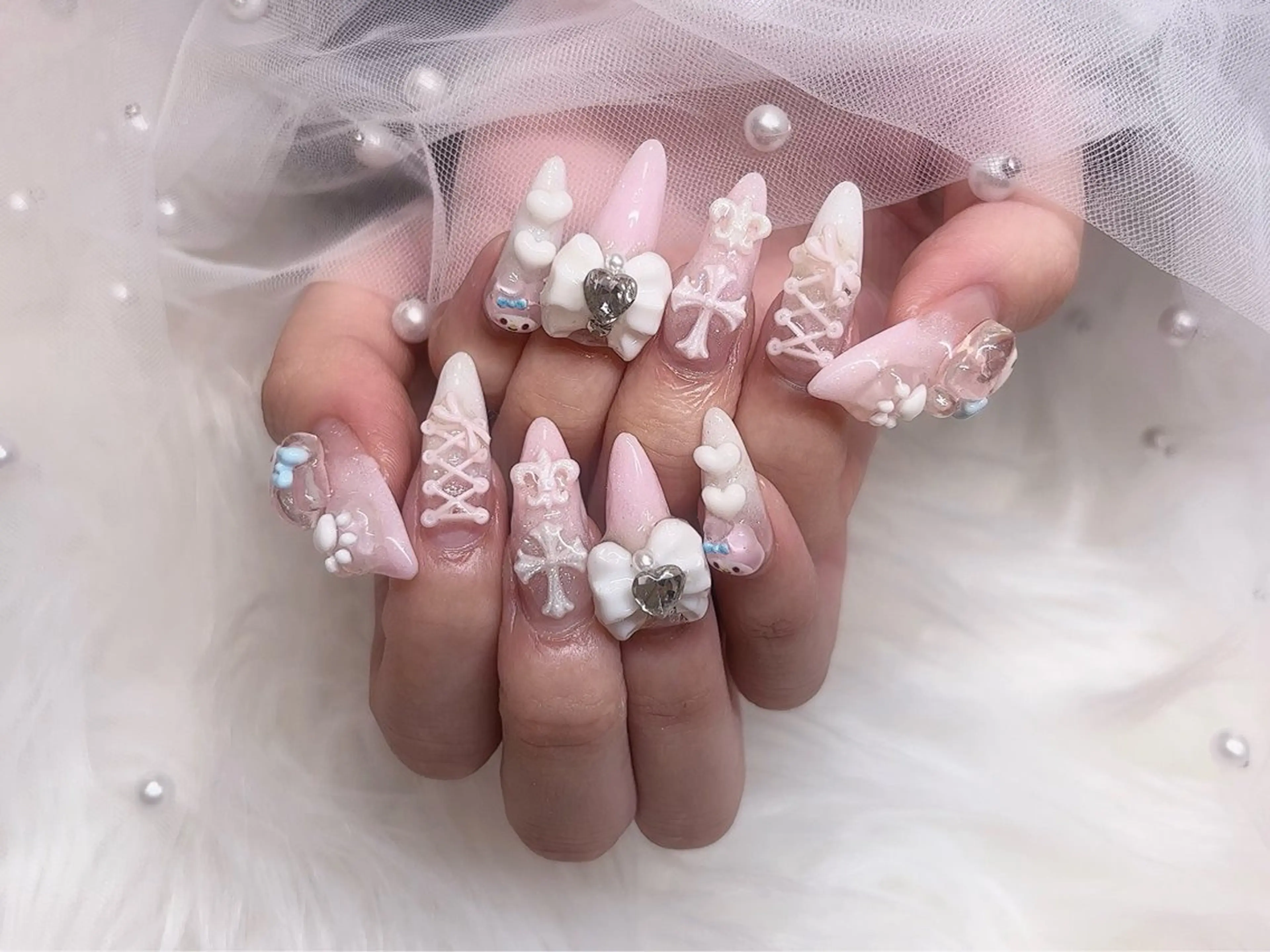 ネイル ハート レース ラメ(グリッター) ラメグラデーション リボン Y. 🍒maki🍒ྀིのネイルデザイン