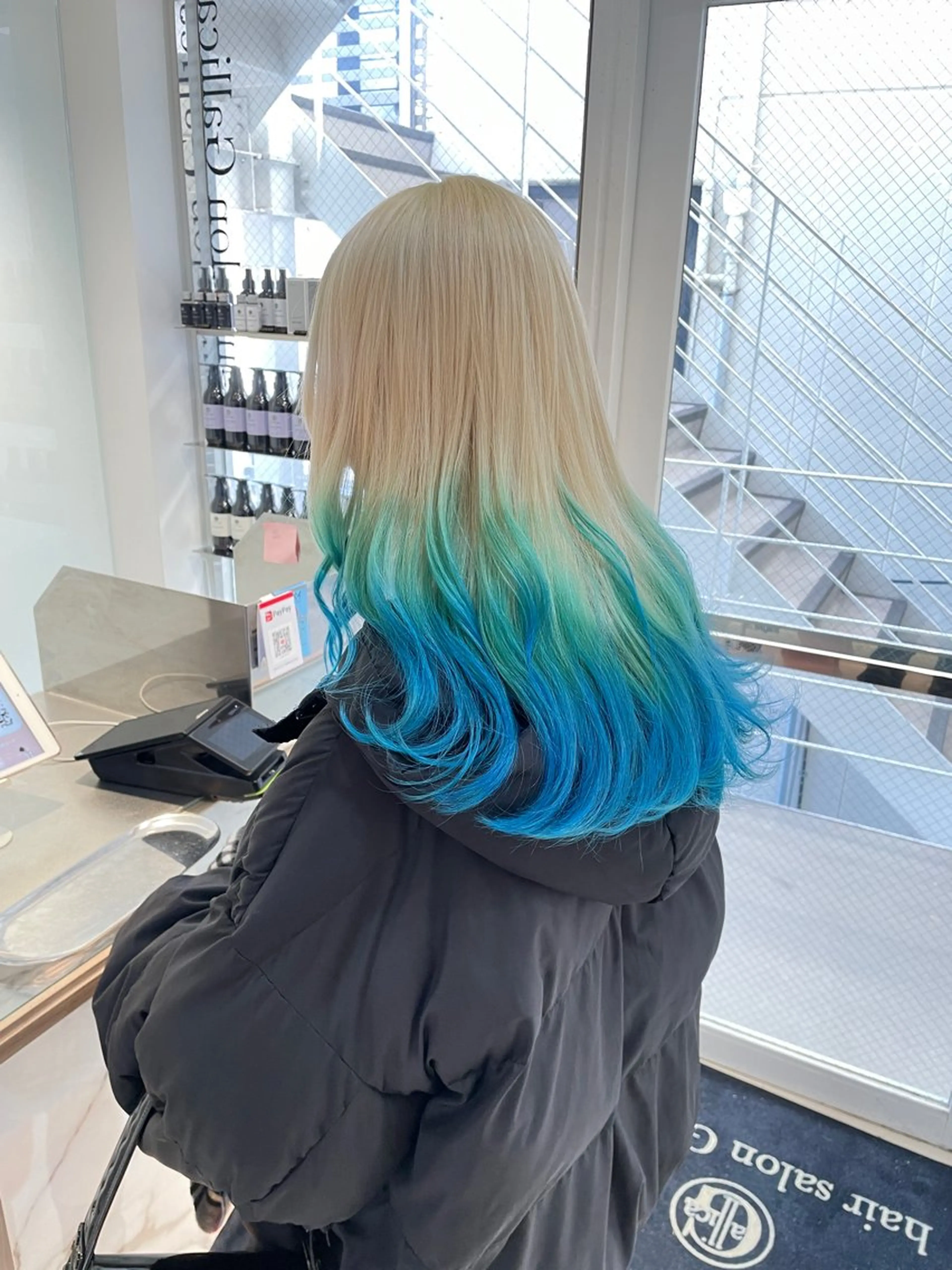 ⚪️ハイトーンのリタッチは絶対これ⚪️ハイブリーチリタッチ（2.5回分）➕ケアカラー➕シャンプートリートメント🧴の写真