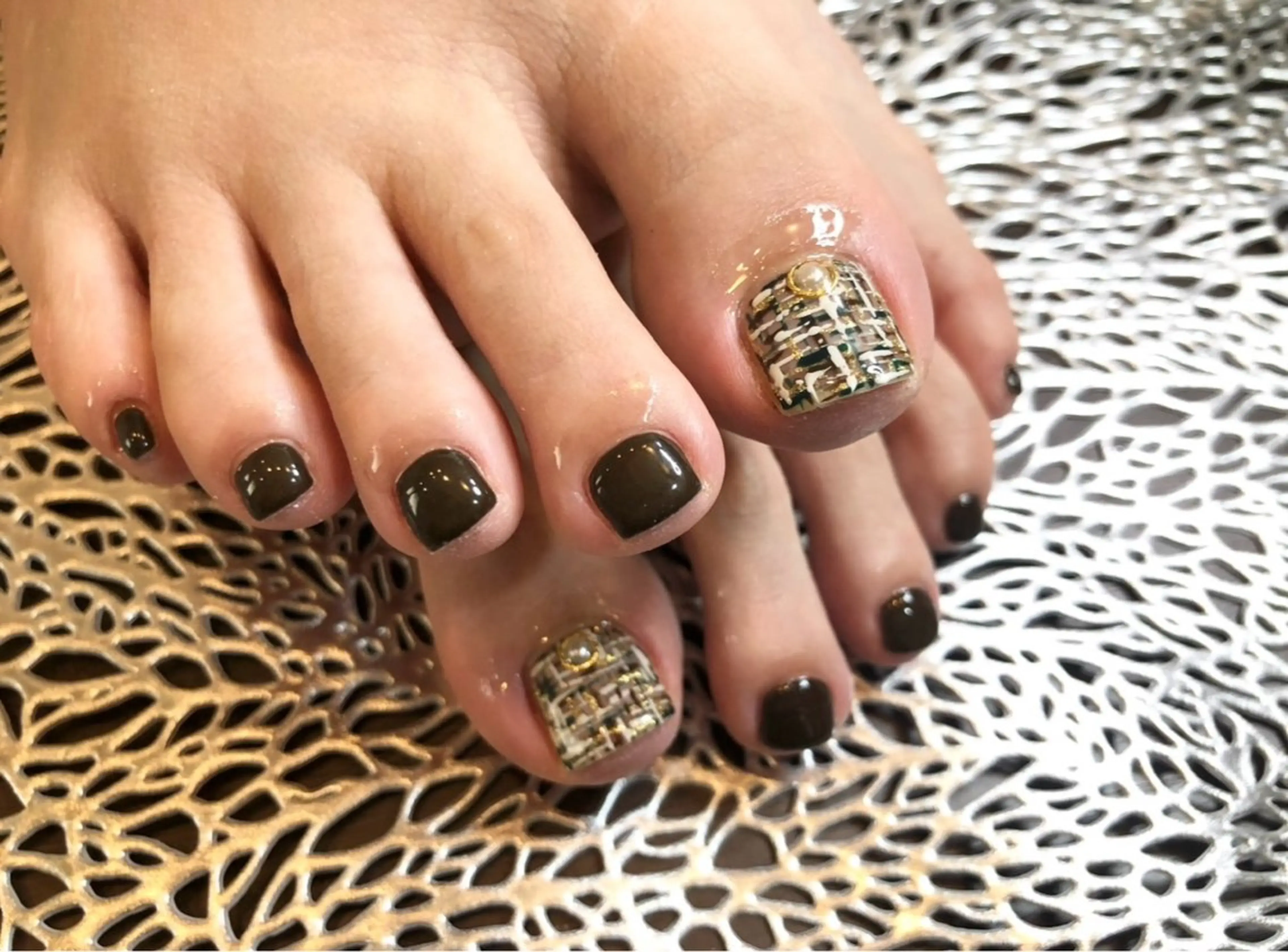 【オフ込み】👣親指2本アートの写真