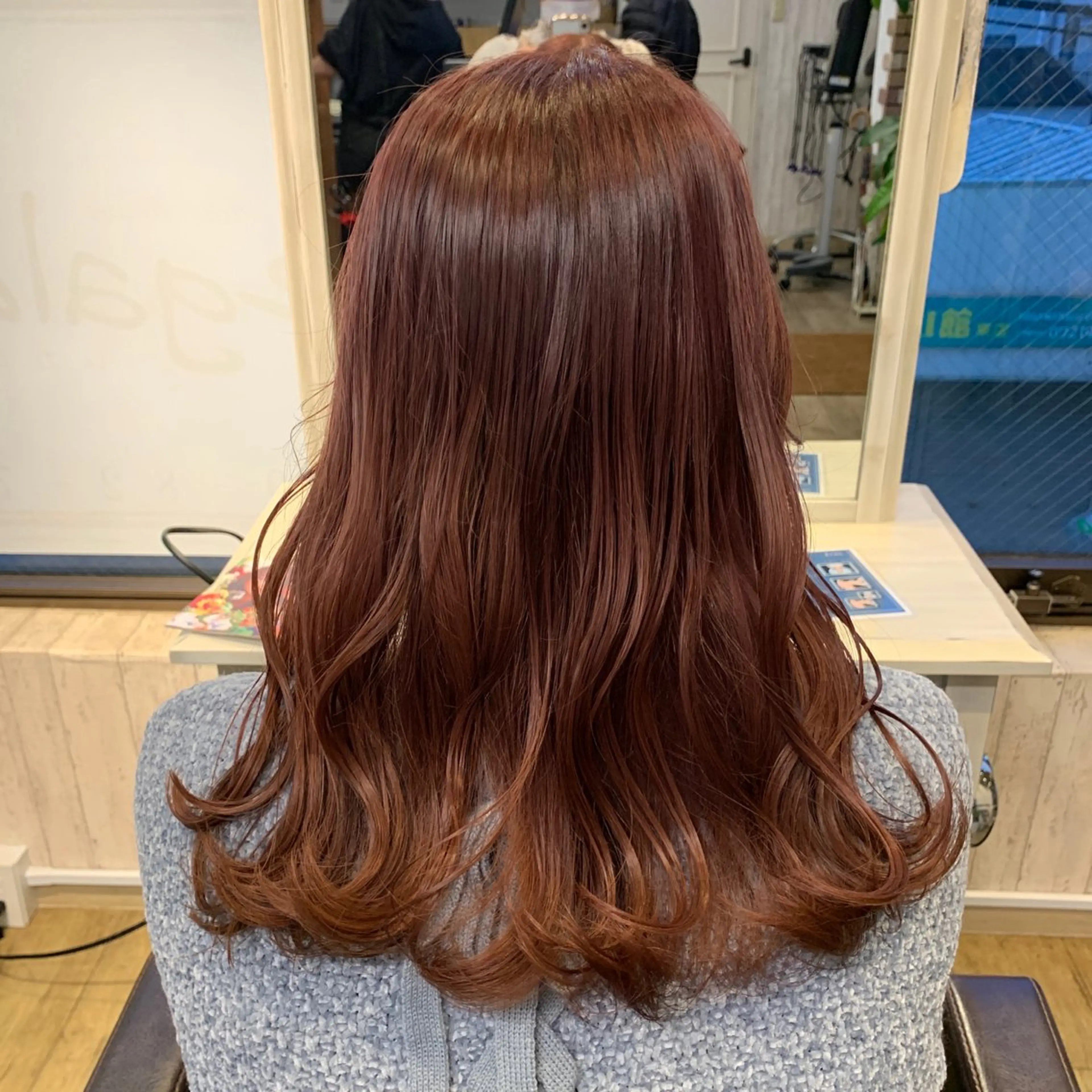 ミディアム カラー ベージュカラー ピンクカラー ピンクベージュ ヘアカラー トリートメント regalo Acari🍎のヘアスタイル