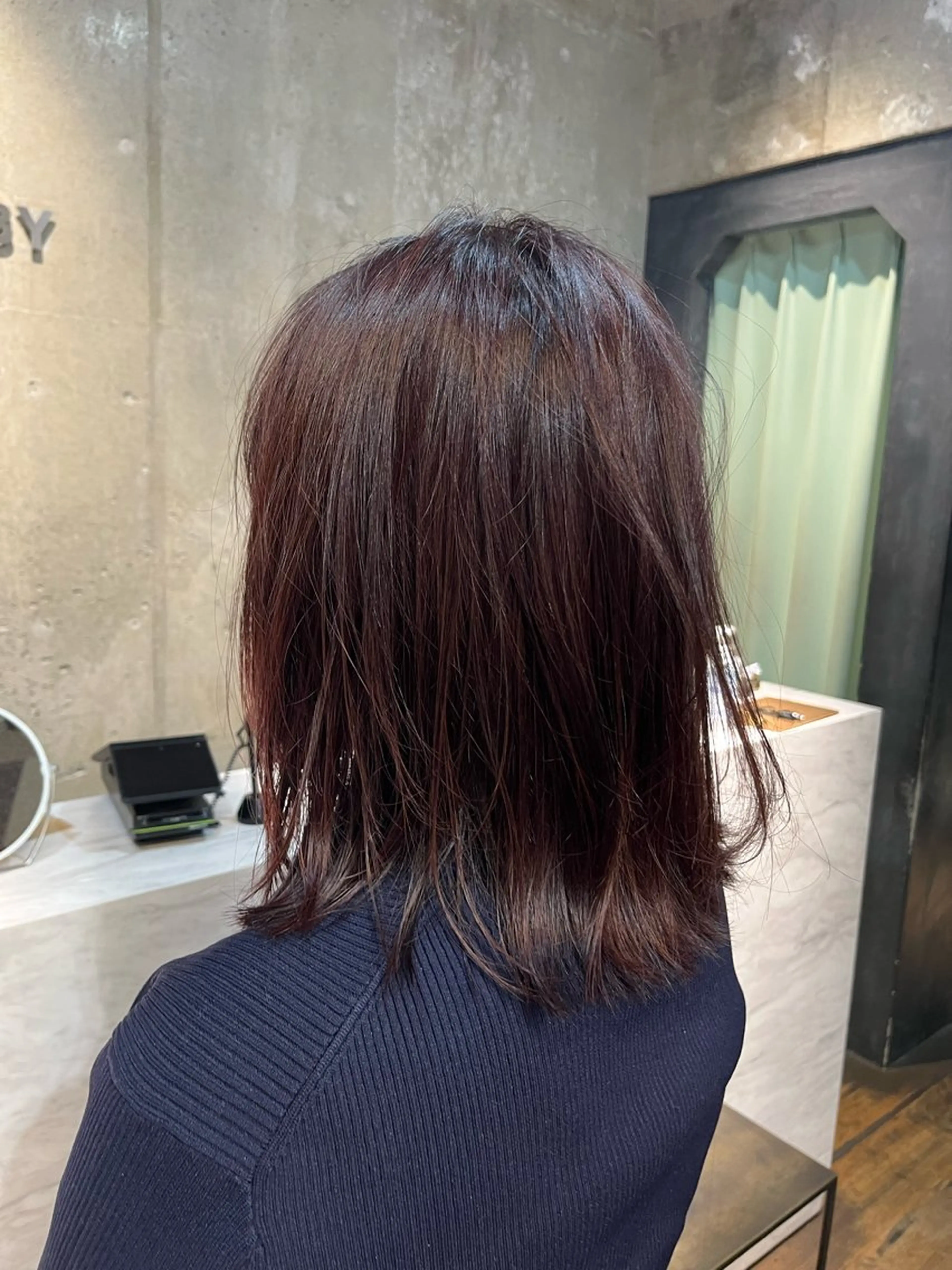 カラー 西舘 柚のヘアスタイル