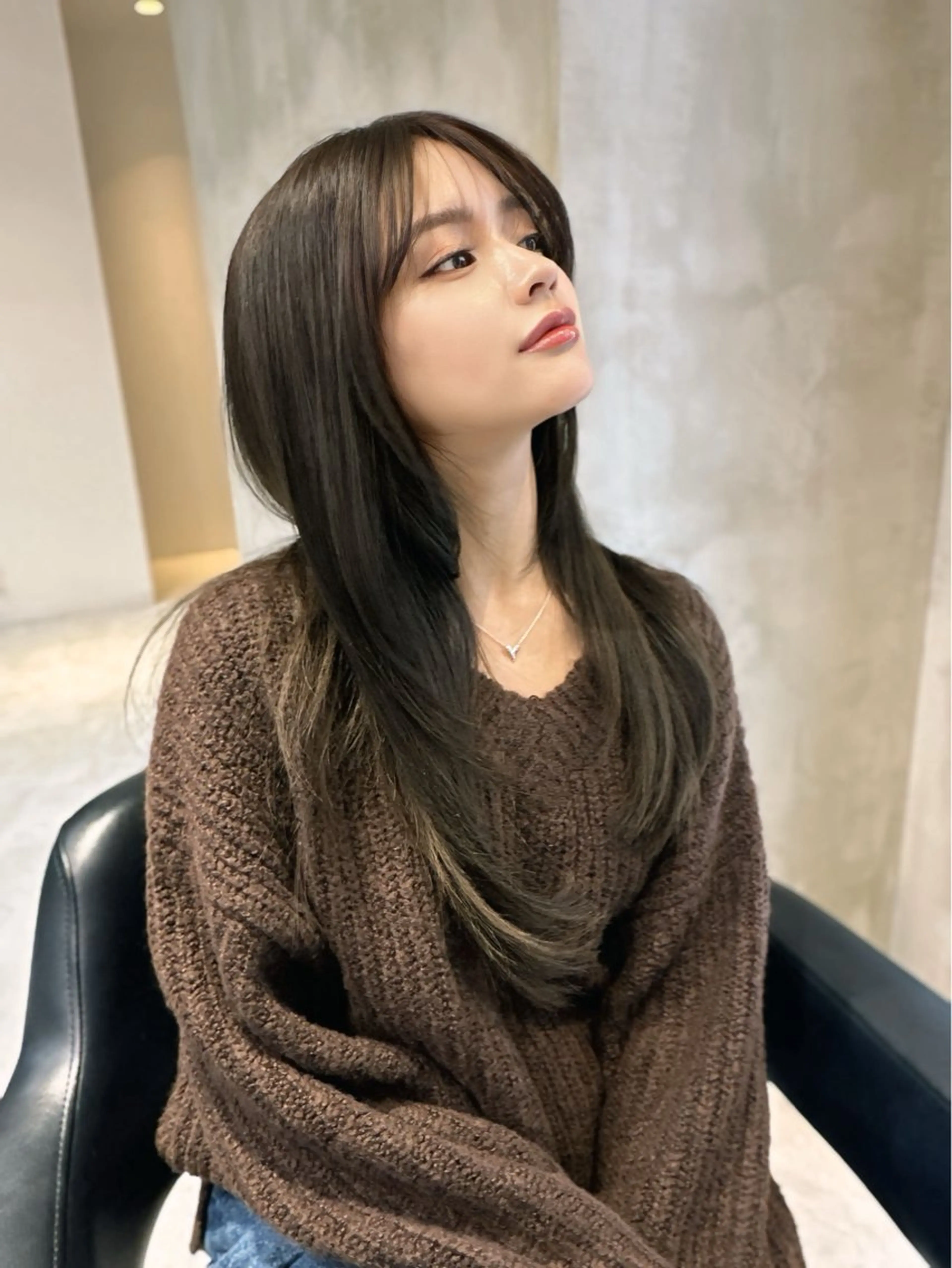 ロング カラー カット ヘアカラー トリートメント レイヤーカット 透明感カラーのヘアスタイル