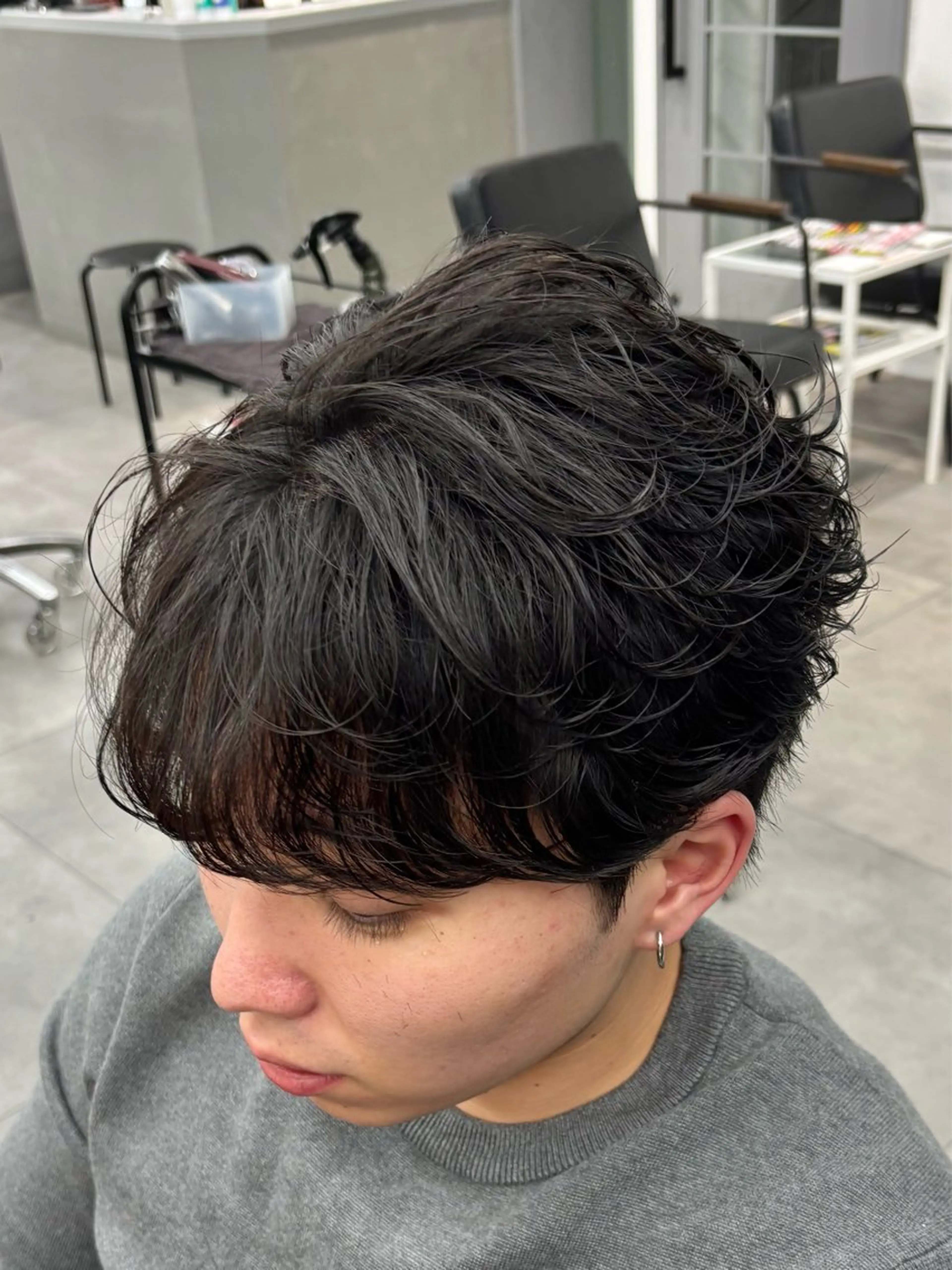 パーマ メンズ フェザーパーマ マッシュ メンズパーマ シースルーマッシュ 【ØVARL】🦁 メンズパーマ/レオのヘアスタイル