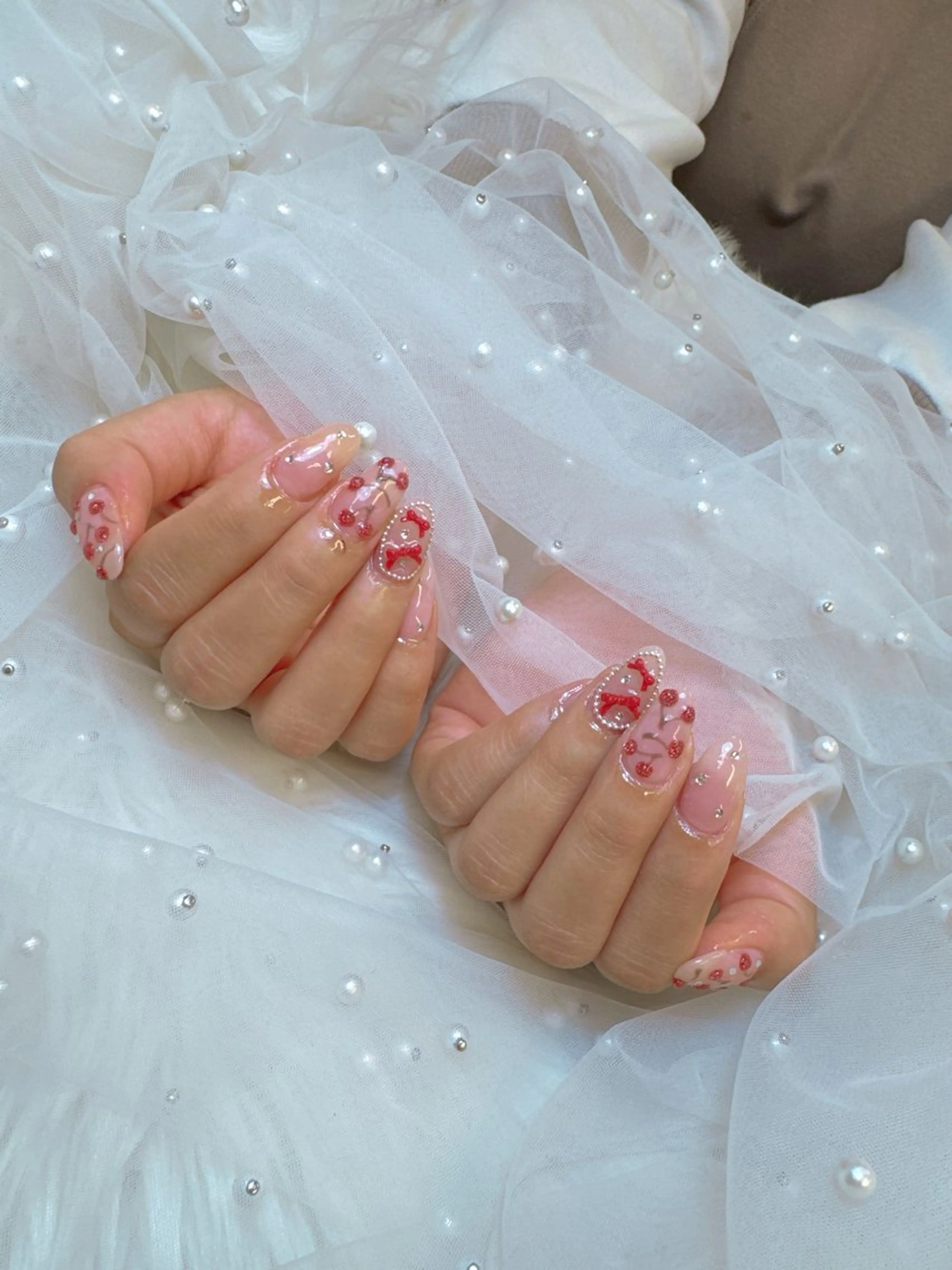 ネイル 成人式 フレンチネイル ジェルネイル ガラスフレンチ ハート ハンドネイル Queeens nailのネイルデザイン