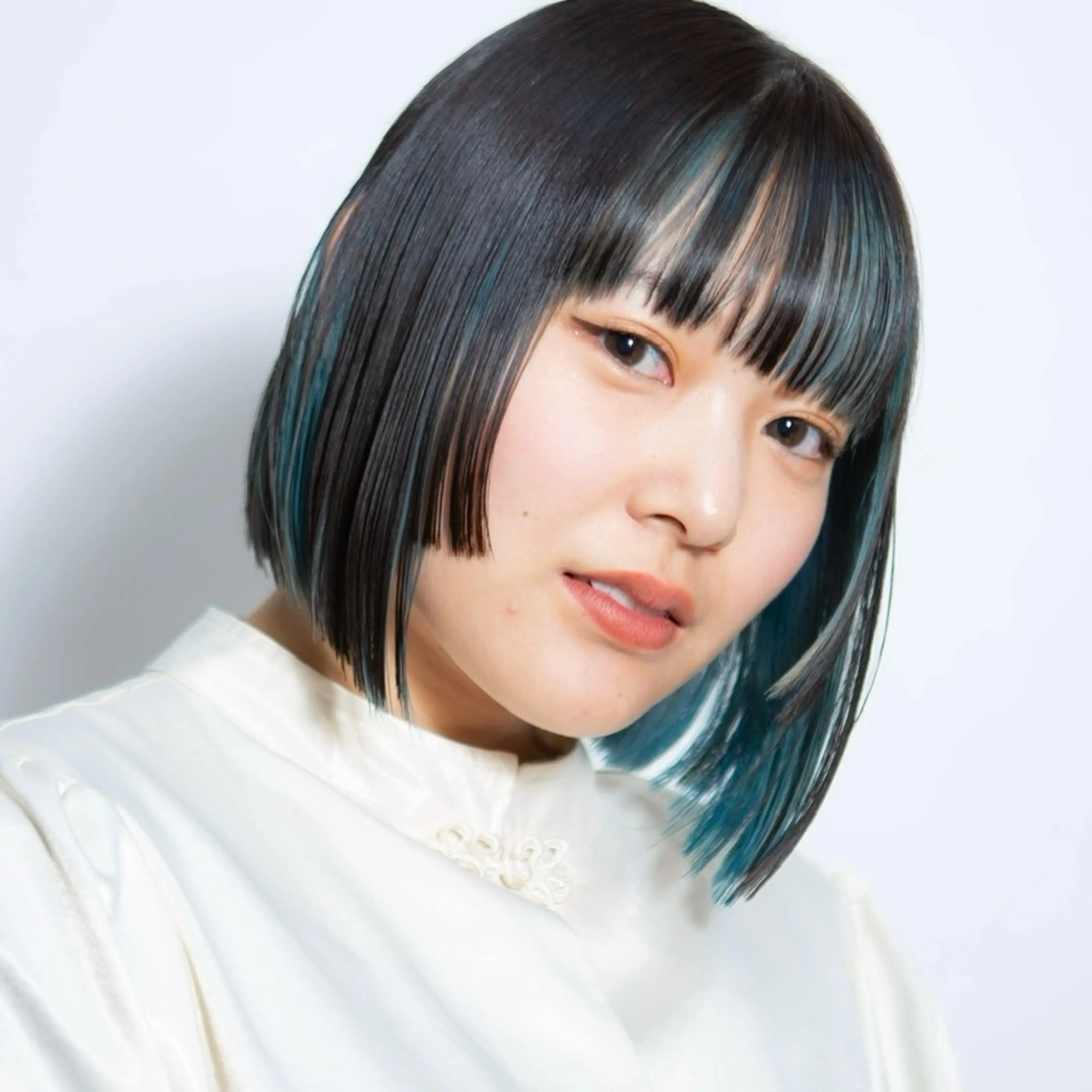 ショート カラー インナーカラー ボブ 顔周りカット 姫カット 髪質改善 ヘアカラー 【nui 茨木】 清水優のヘアスタイル