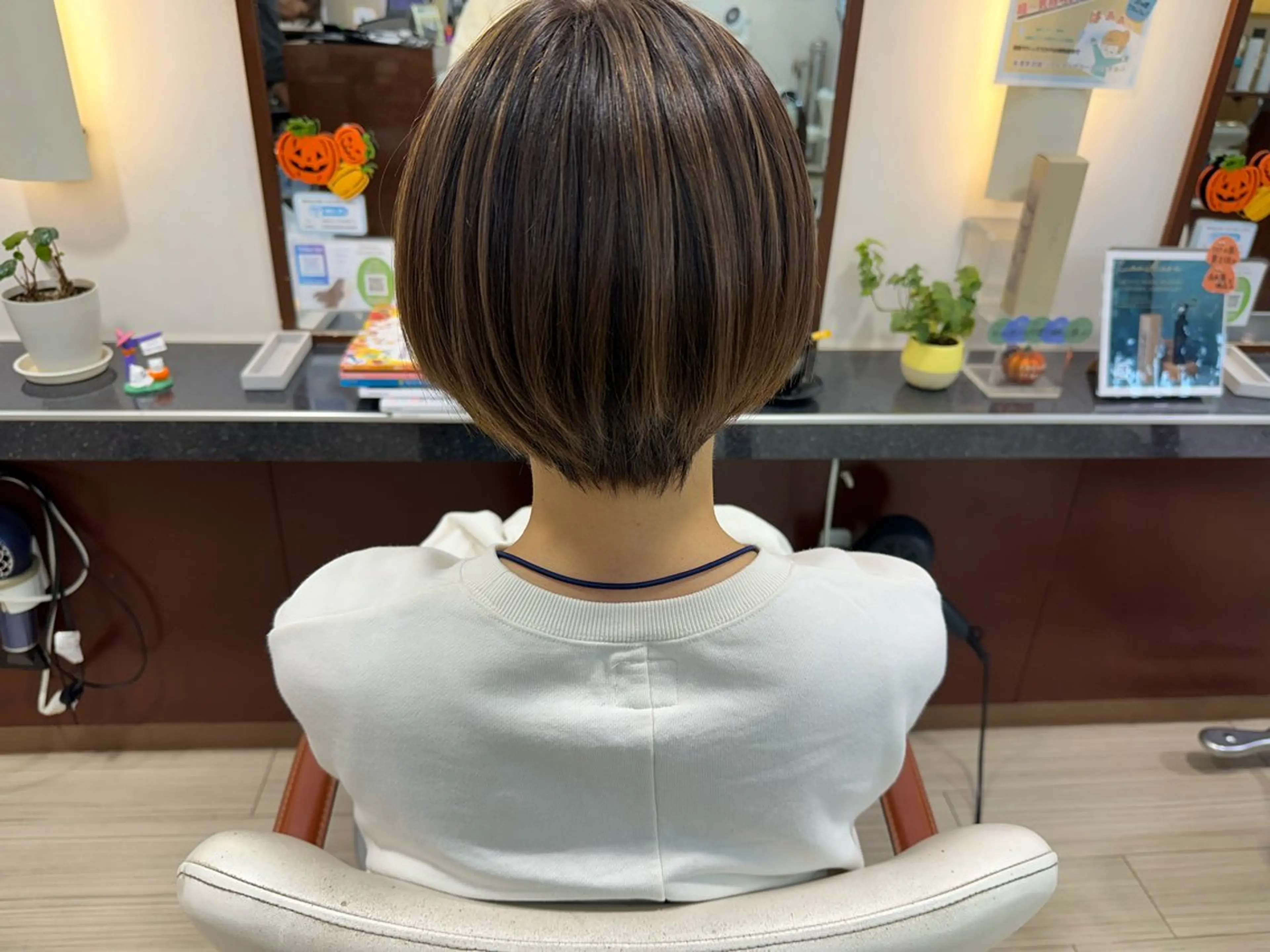 ショート カラー 宮里 萌々のヘアスタイル