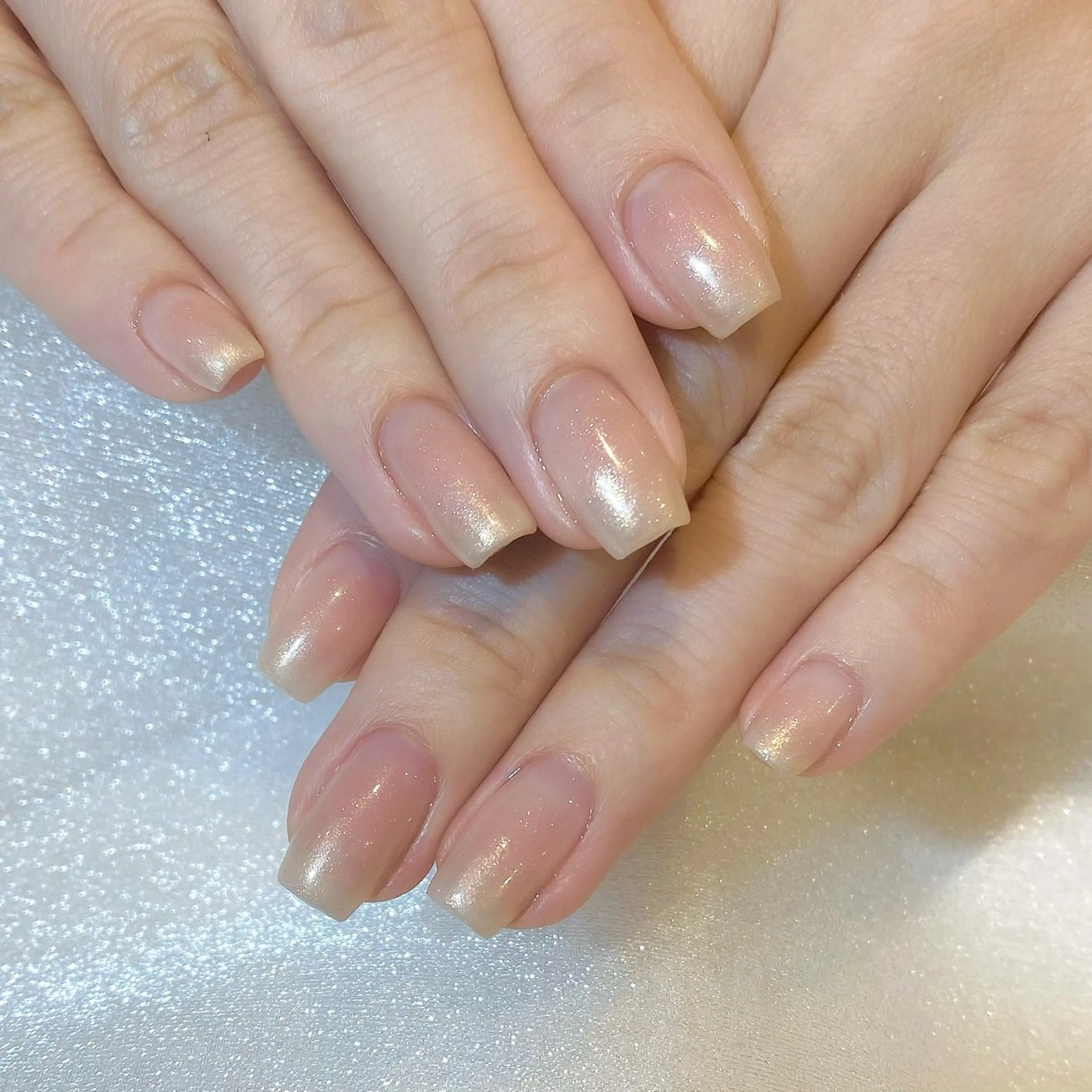 ネイル ジェルネイル キラキラネイル パラジェル ホワイト 冬ネイル ハンドネイル Lovin _ryukaのネイルデザイン