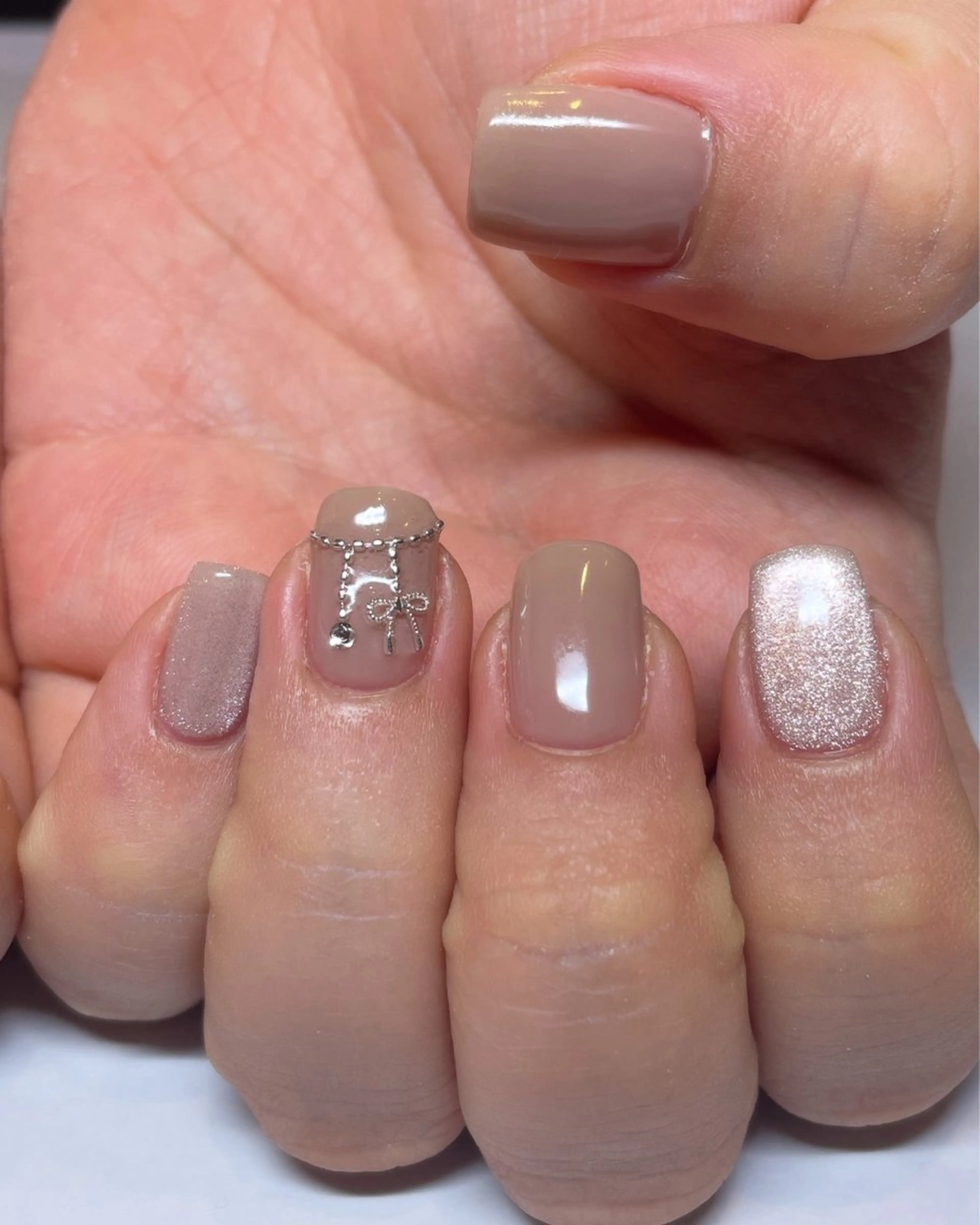 ネイル ハンドネイル Rika🌼 シンプル•マグネットのネイルデザイン