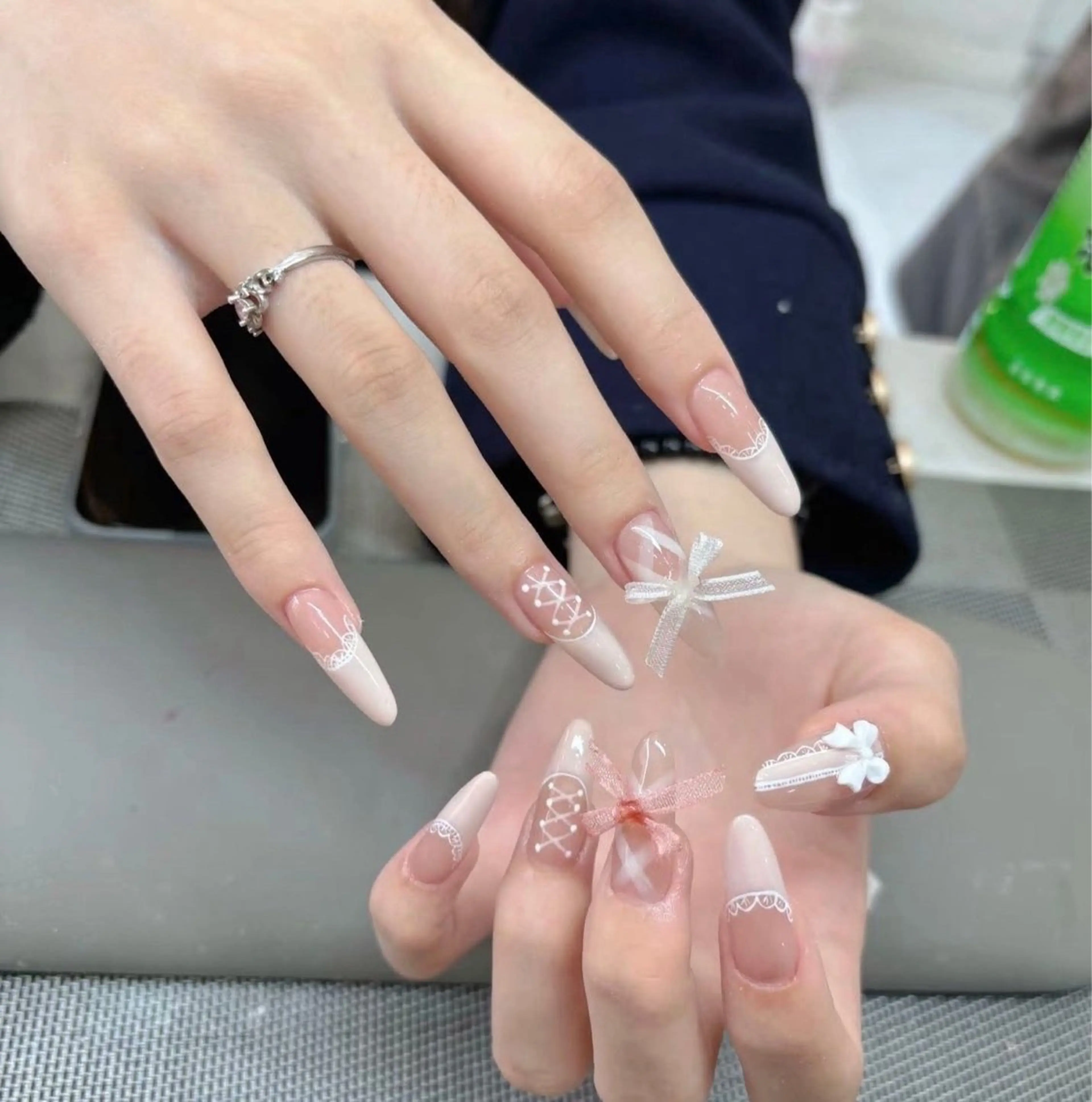 ネイル チークネイル フレンチネイル グラデーション キラキラネイル 韓国ネイル ハンドネイル Minette nailHuongのネイルデザイン