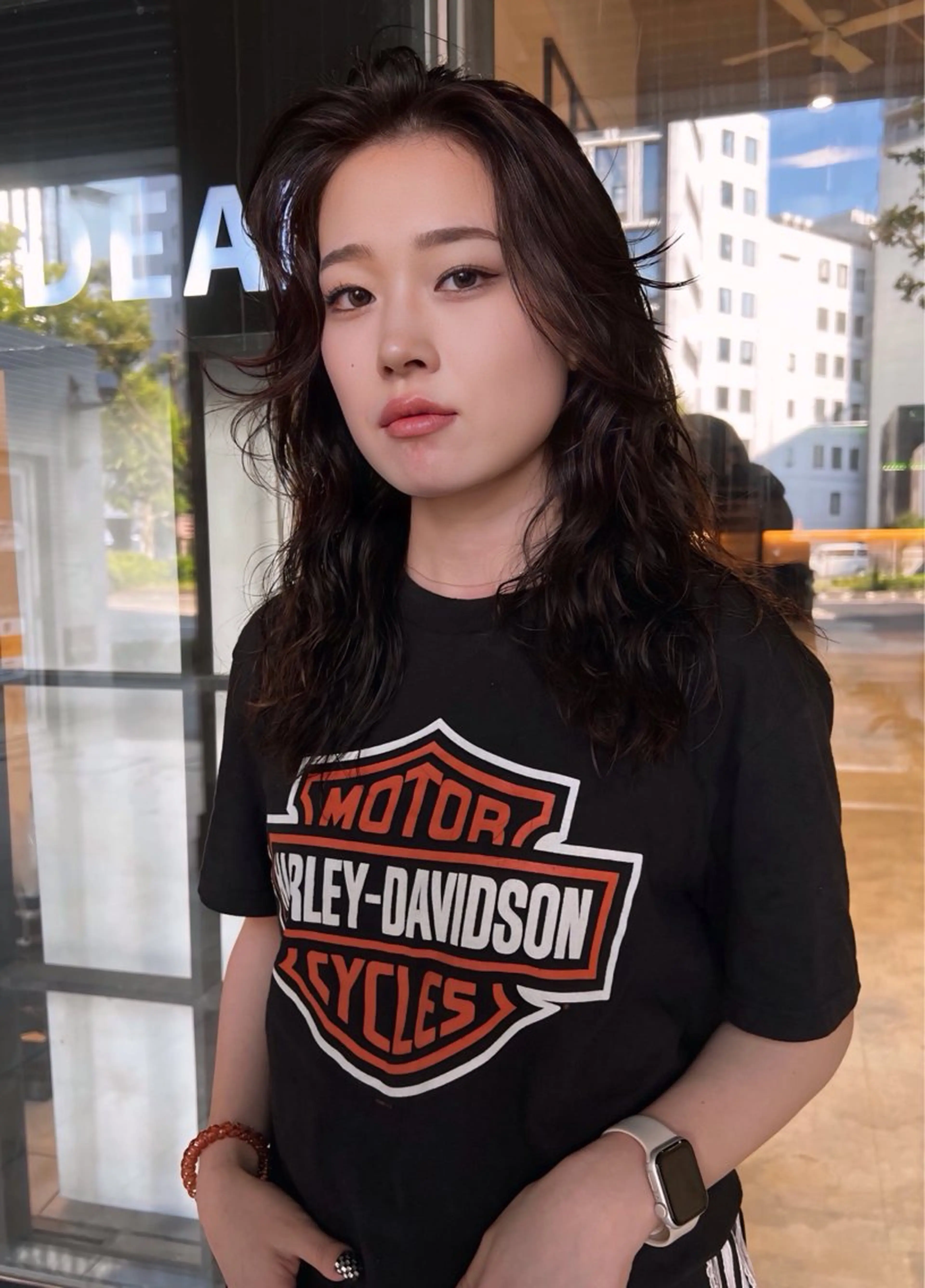 ロング DEAN 名駅店 大人レイヤーカットのヘアスタイル