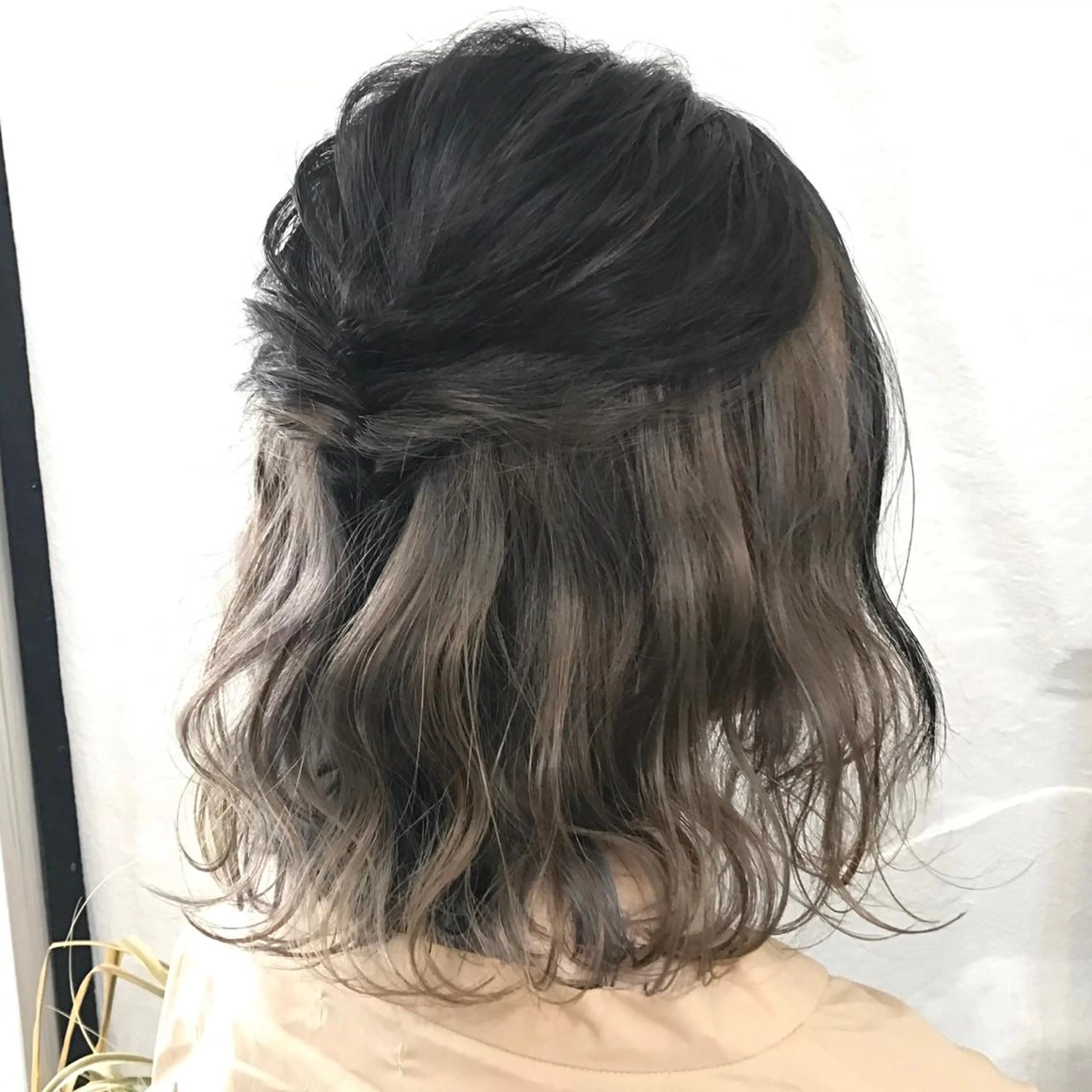 カラー アッシュ アッシュグレー アッシュグレージュ ブリーチ ダブルカラー K-POP好き美容師 🇰🇷Kai.Yのヘアスタイル