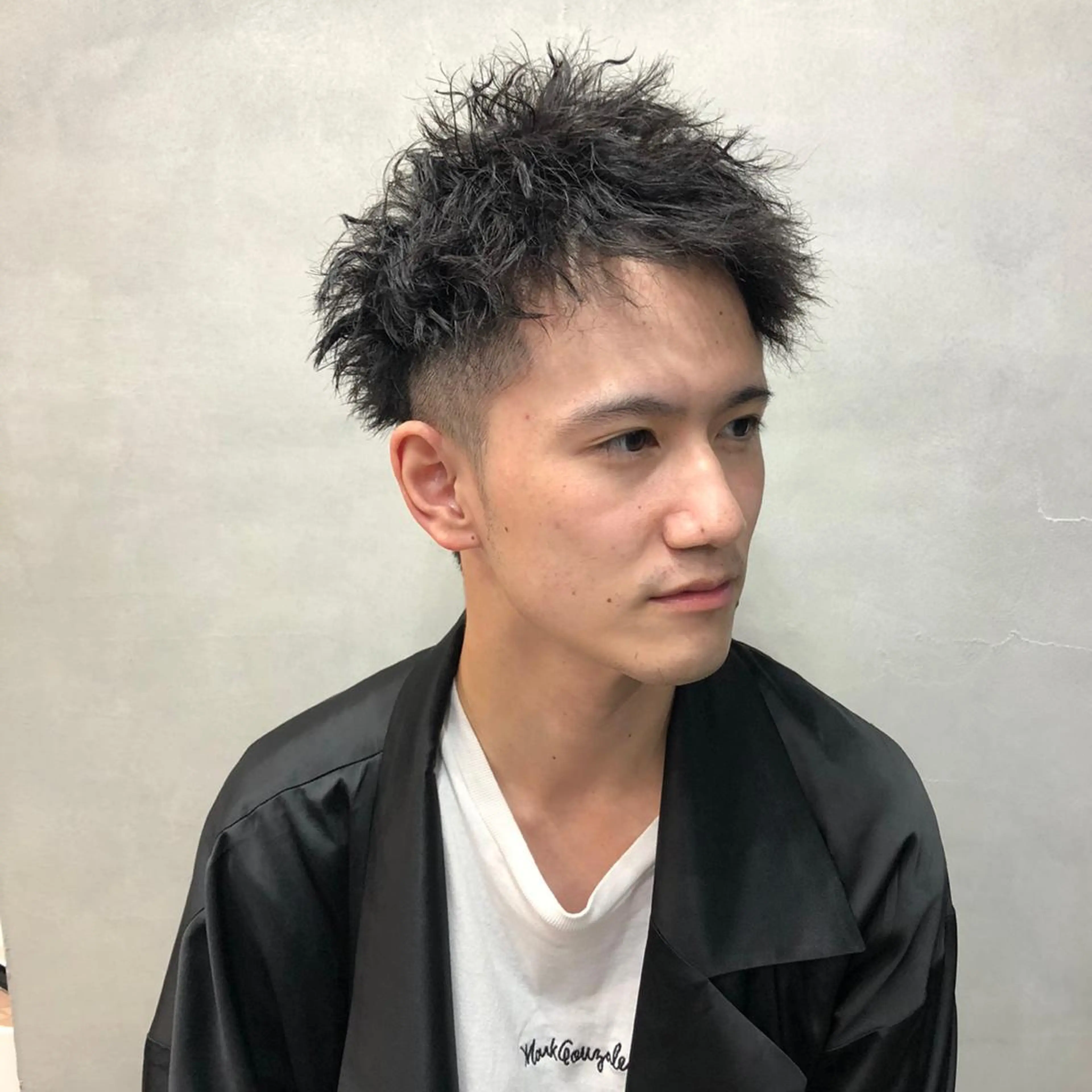 ショート カラー パーマ メンズ ショートボブ 編み込みエクステ シールエクステ メンズバレイヤージュ メンズブリーチ LAVENDIA 初音のヘアスタイル