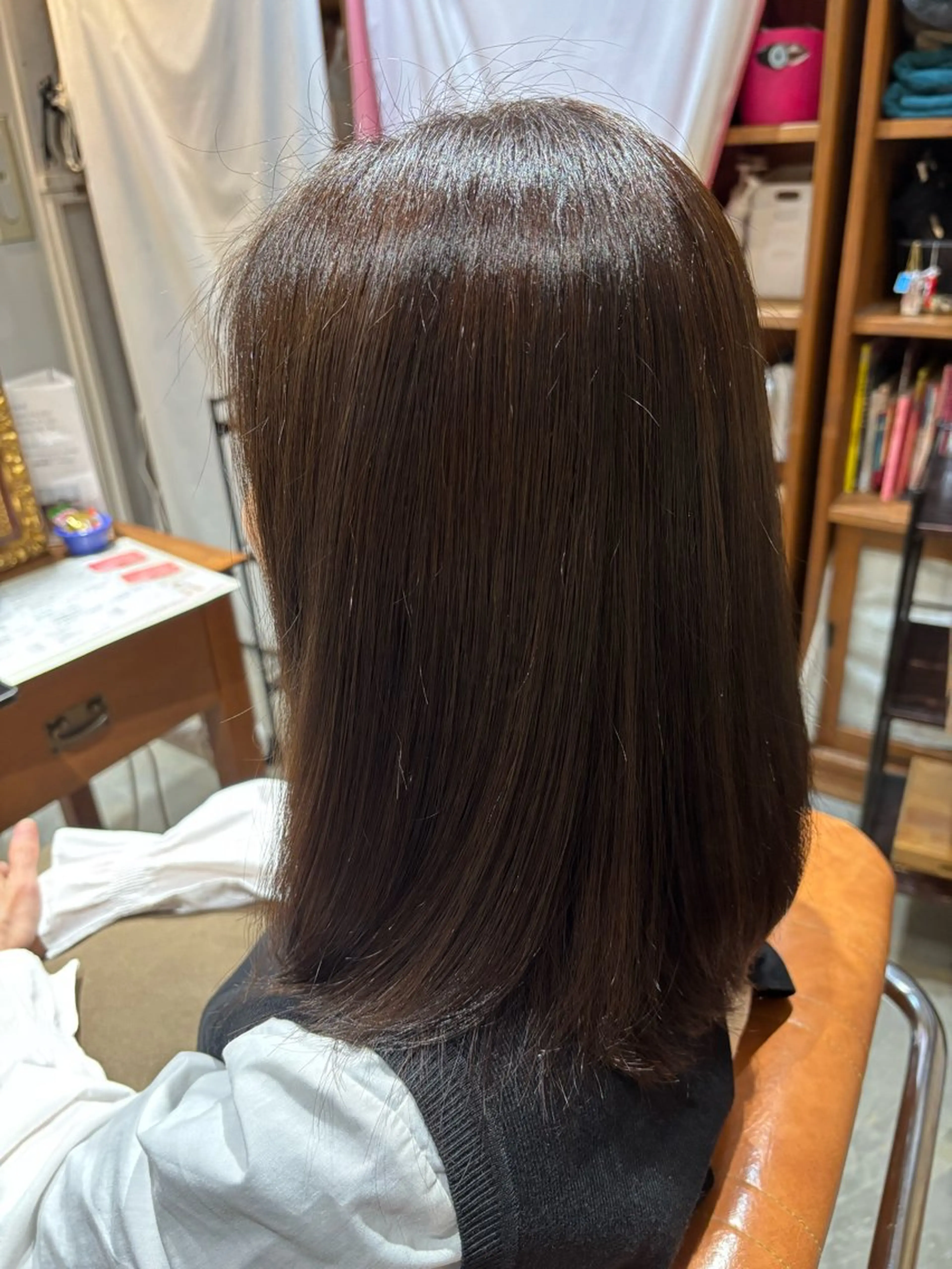 セミロング トリコヘアサロン 新井千智のヘアスタイル