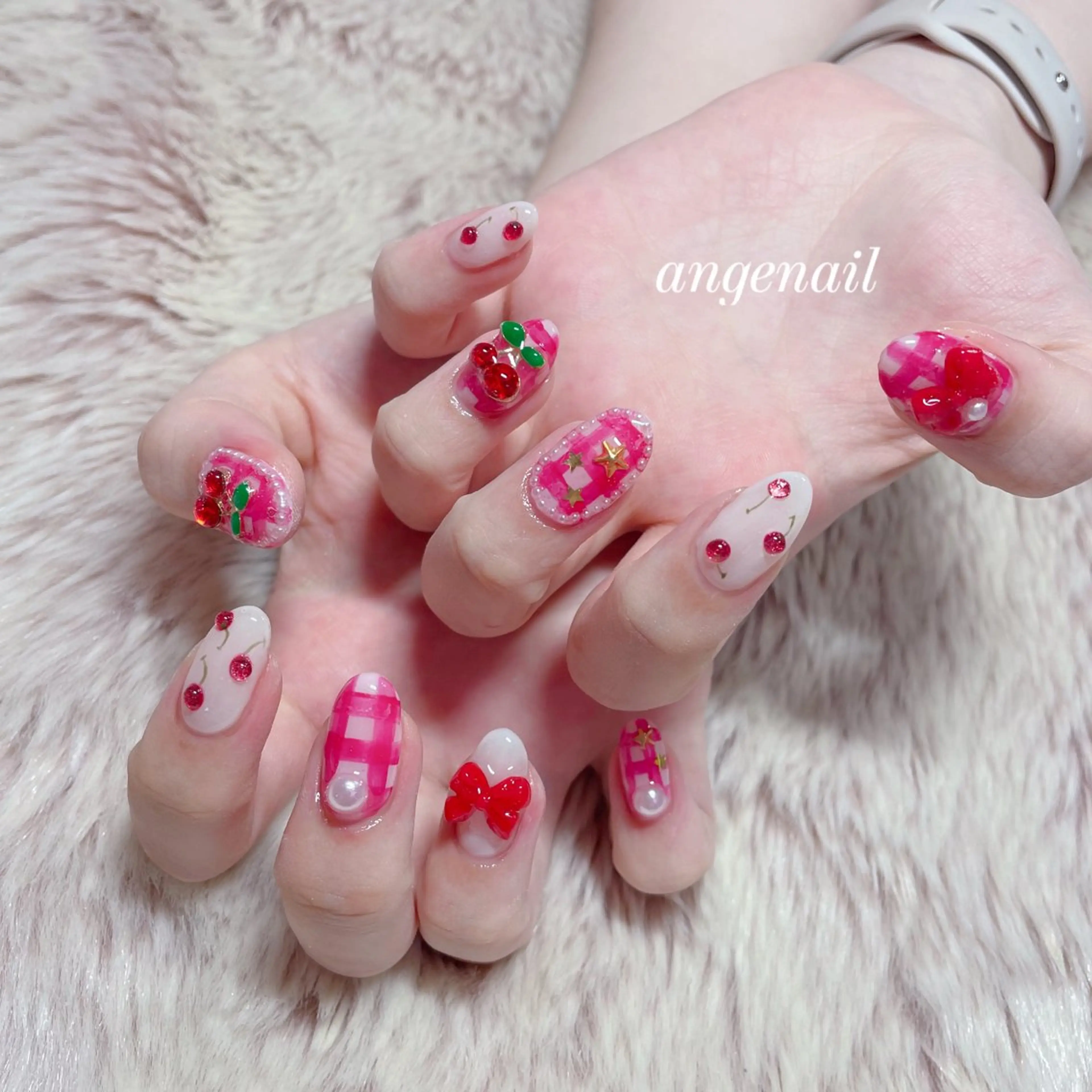 ネイル ハンドネイル オーナーネイリスト MAKIのネイルデザイン