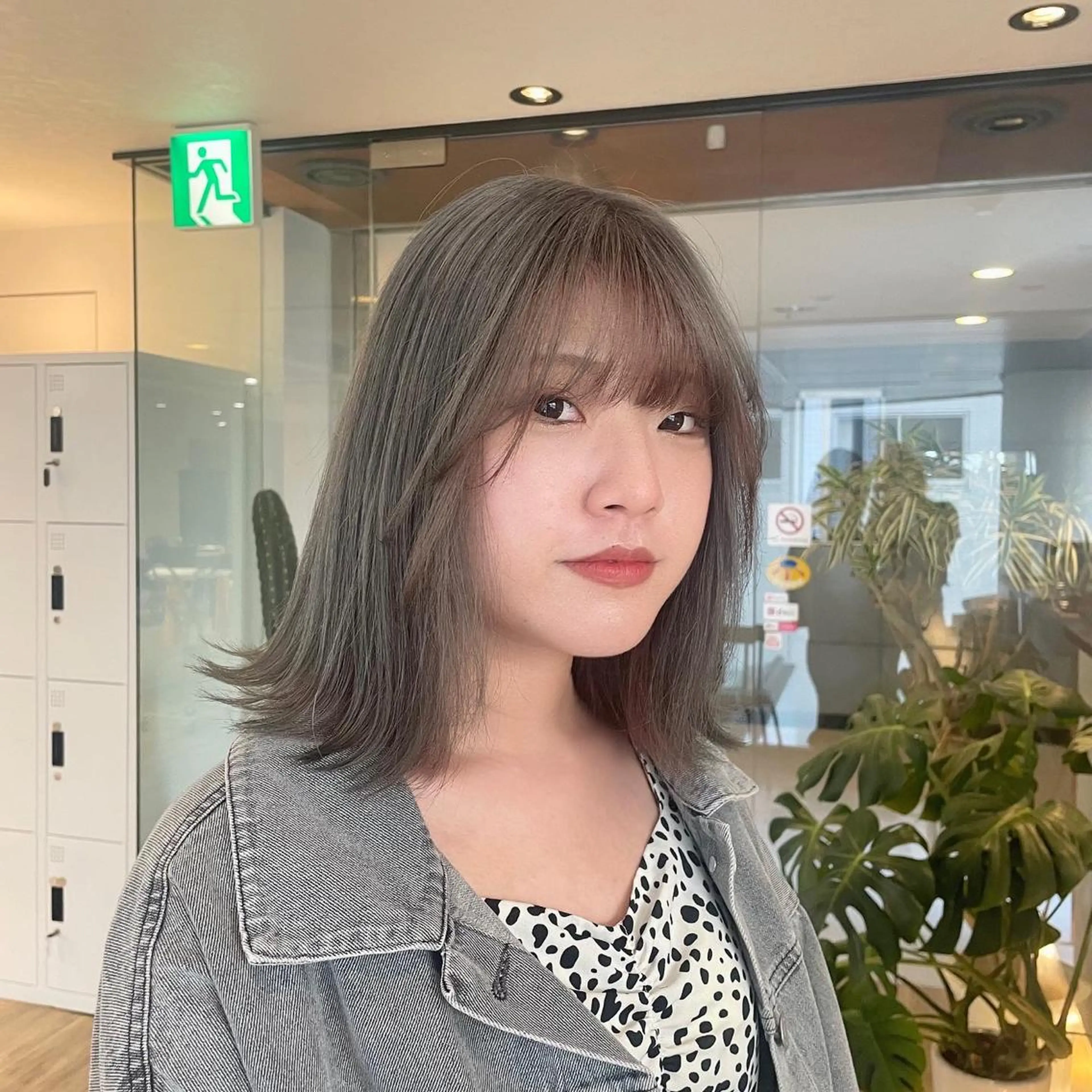 ミディアム 前田 菜奈子のヘアスタイル