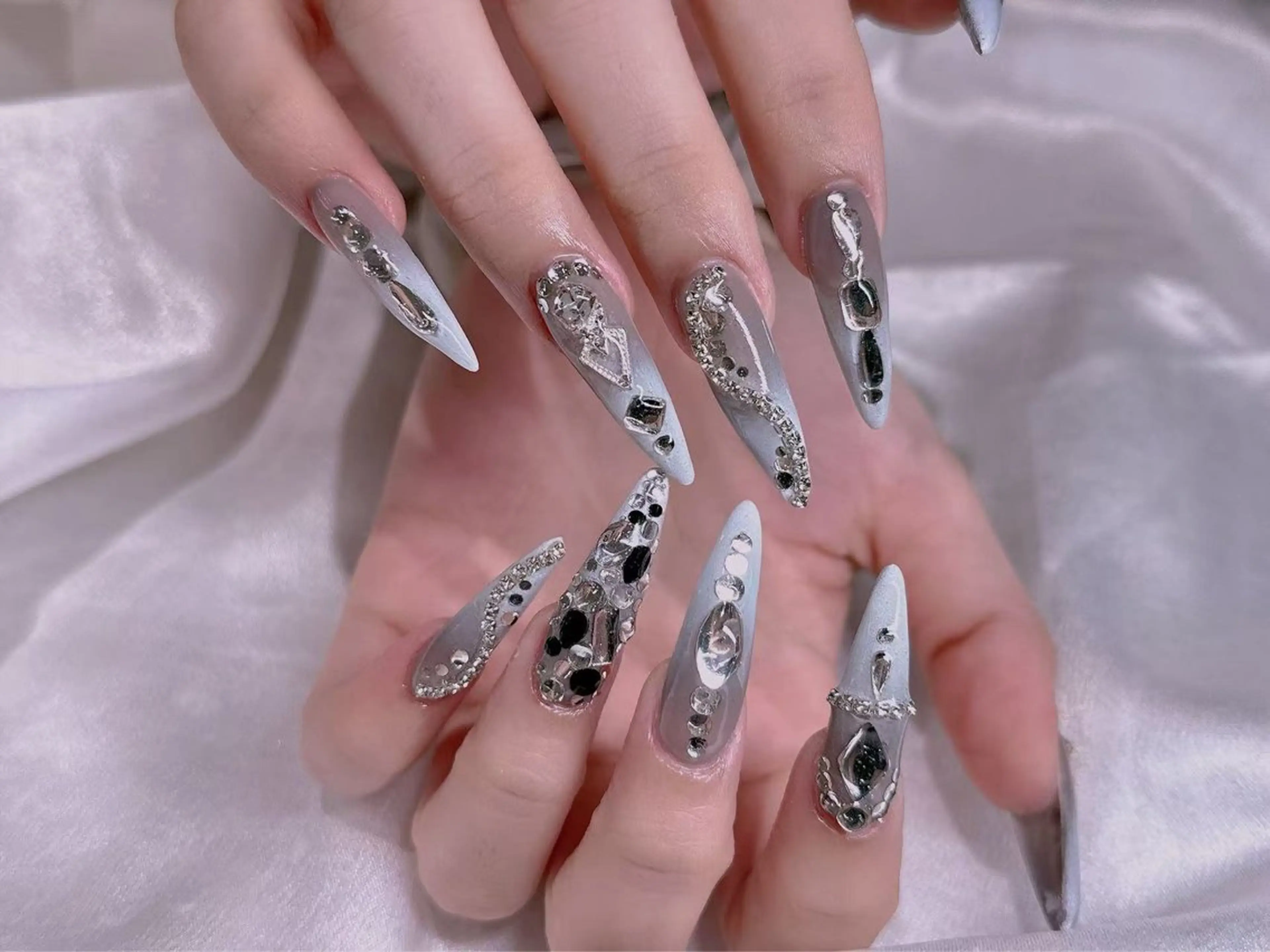 ネイル 長さ出し専門店 RIRIのネイルデザイン