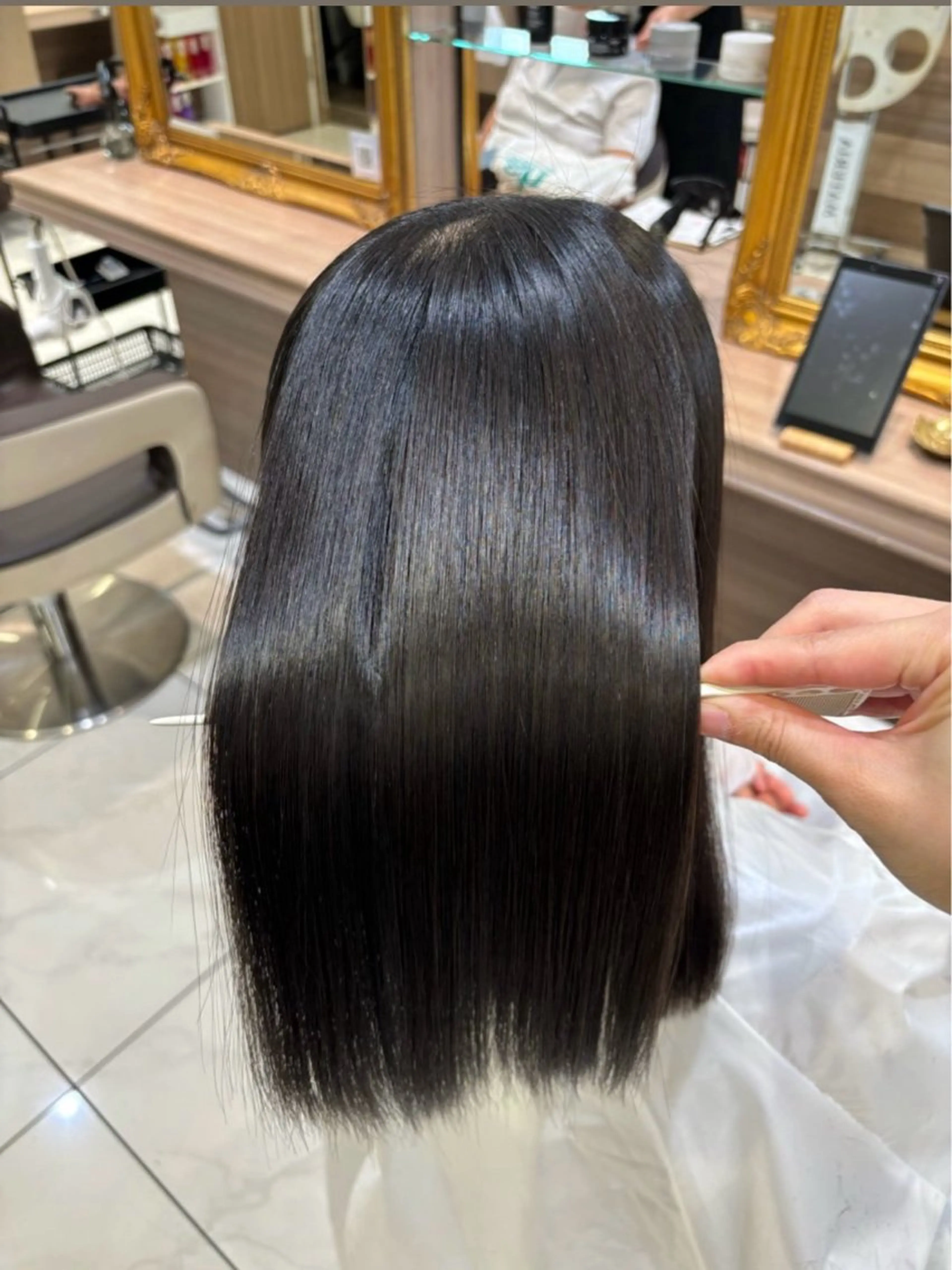 セミロング 奥寺 沙菜のヘアスタイル