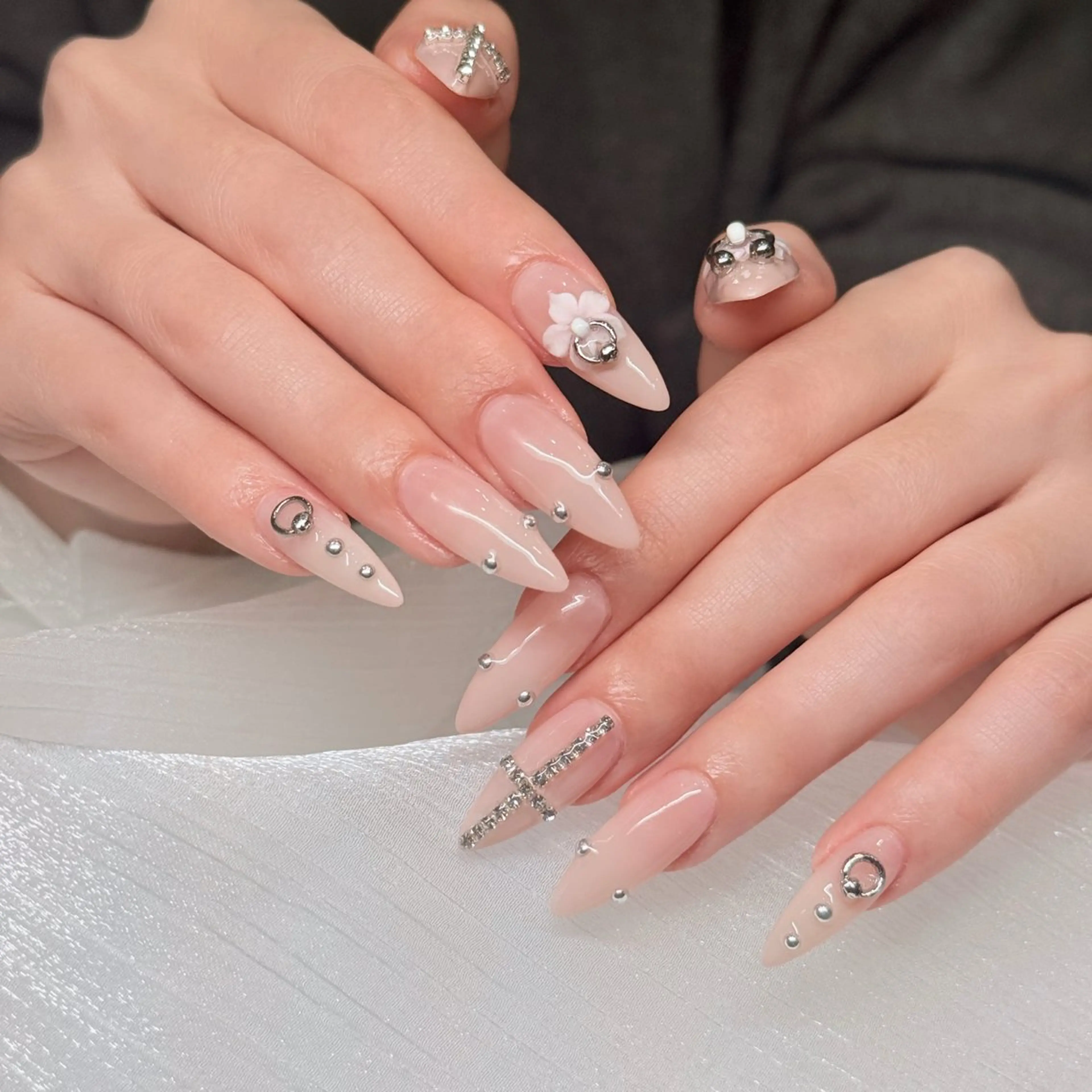 ネイル オーロラネイル ブルー チークネイル フットネイル フレンチネイル ハンドネイル JAN 168 池袋のネイルデザイン