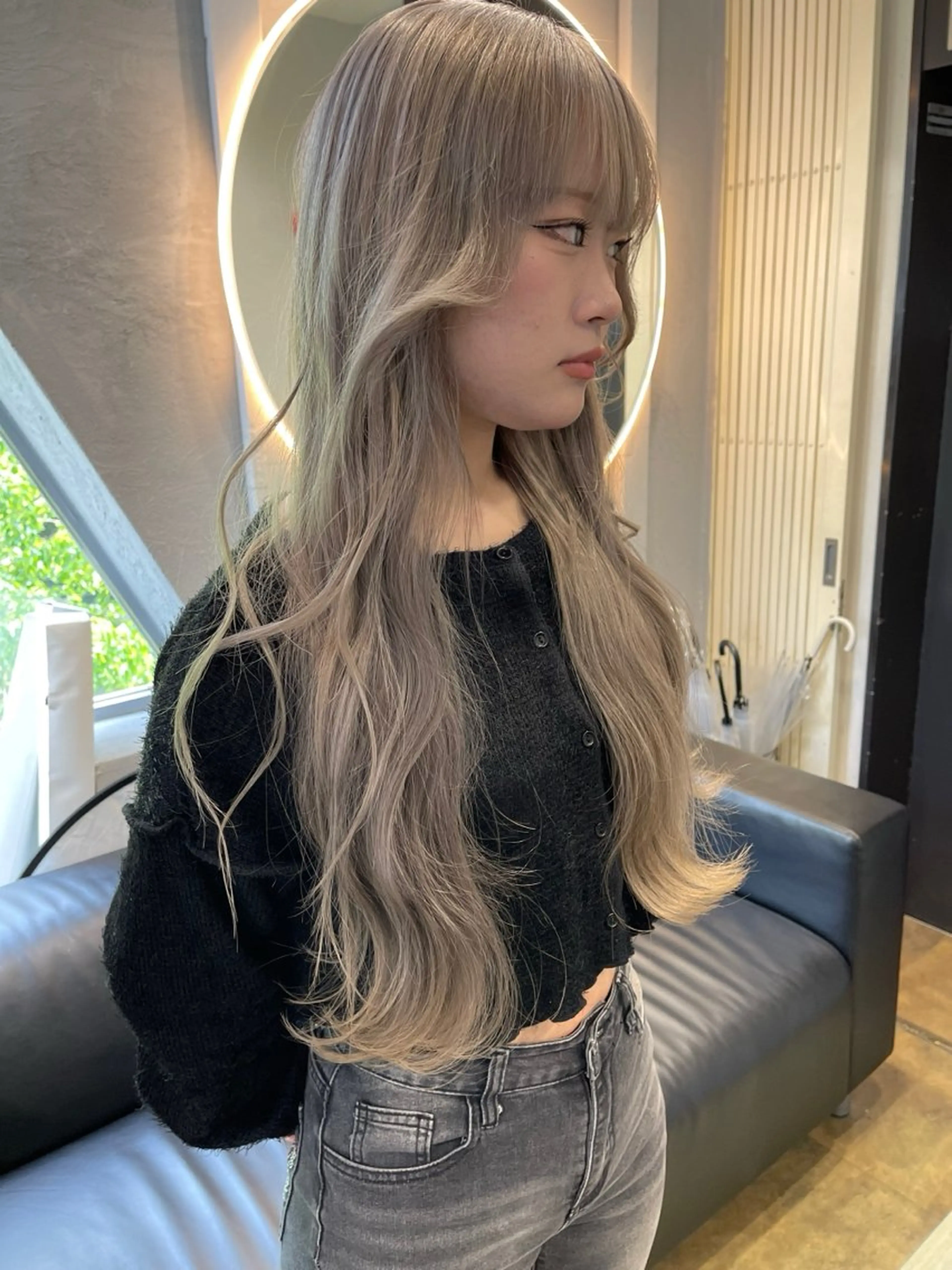 ロング カラー ベージュカラー ブリーチ ケアブリーチ デザインカラー ダブルカラー ヘアカラー トリートメント TATSUブリーチ/ ミルクティーベージュのヘアスタイル